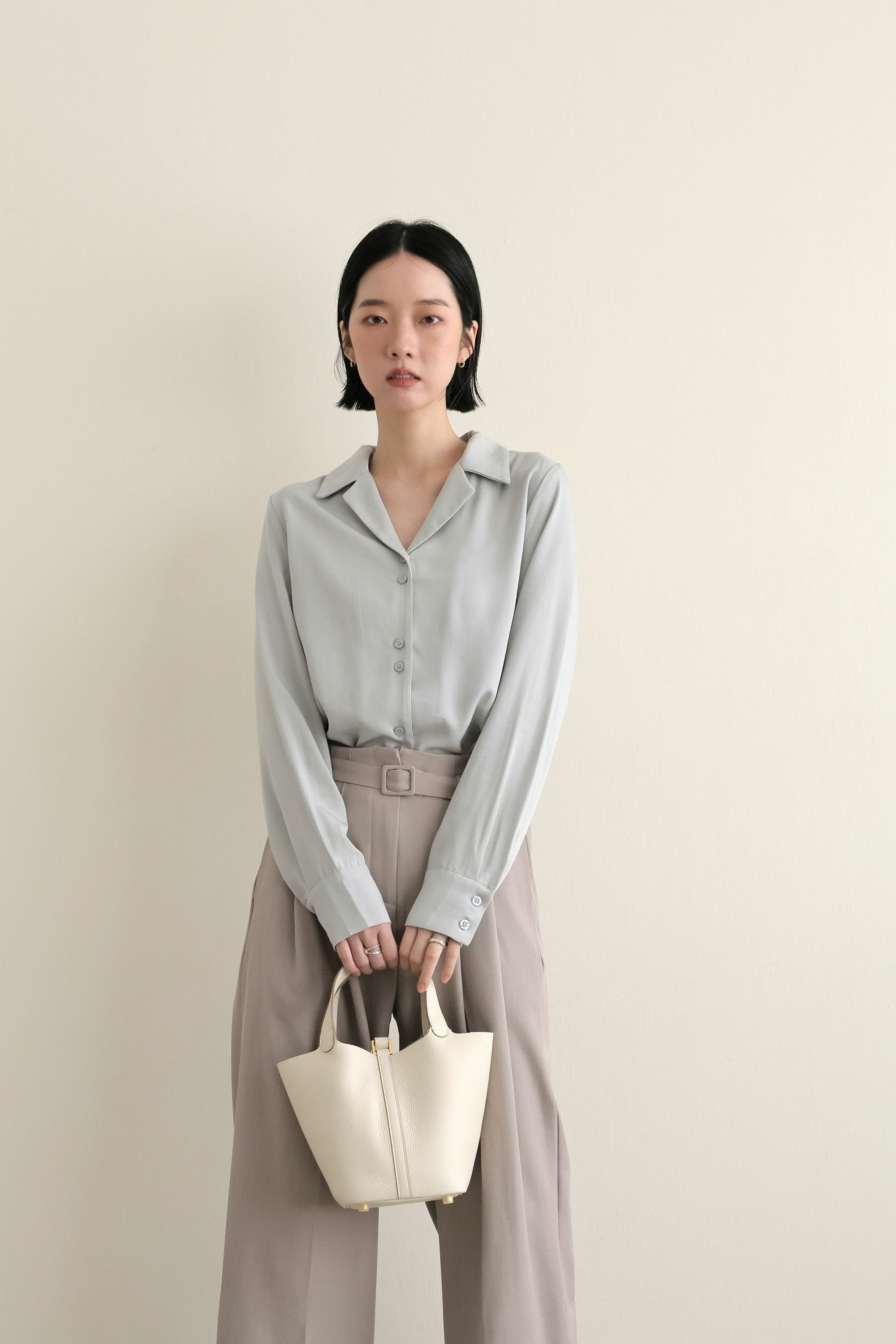 * 荔枝紋頭層牛皮鎖頭包