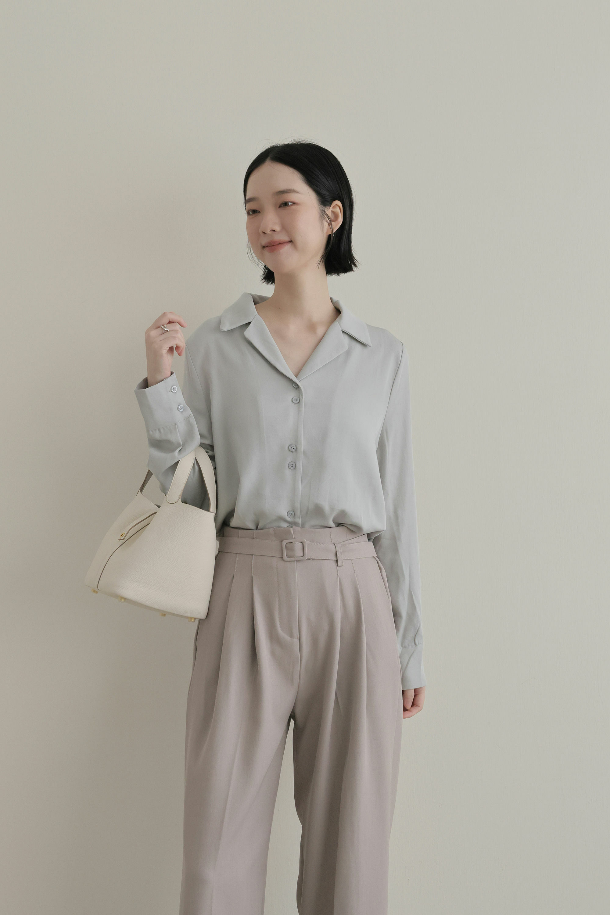 * 荔枝紋頭層牛皮鎖頭包