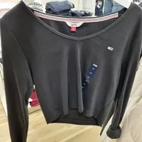 [S] TOMMY HILFIGER SLIM FIT RIBBED CROPPED BABY T-SHIRT,BLACK, 76J4323-001 (STH543)
