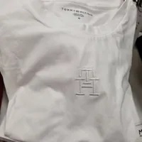 [S] TOMMY HILFIGER SLIM FIT EMBROIDERED TH LOGO T-SHIRT,MILKY WAY, 76J4332-110 (STH544)