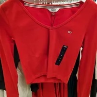 [S] TOMMY HILFIGER SLIM FIT RIBBED CROPPED BABY T-SHIRT,RED, 76J4323-600 [FINAL SALE] (STH545)