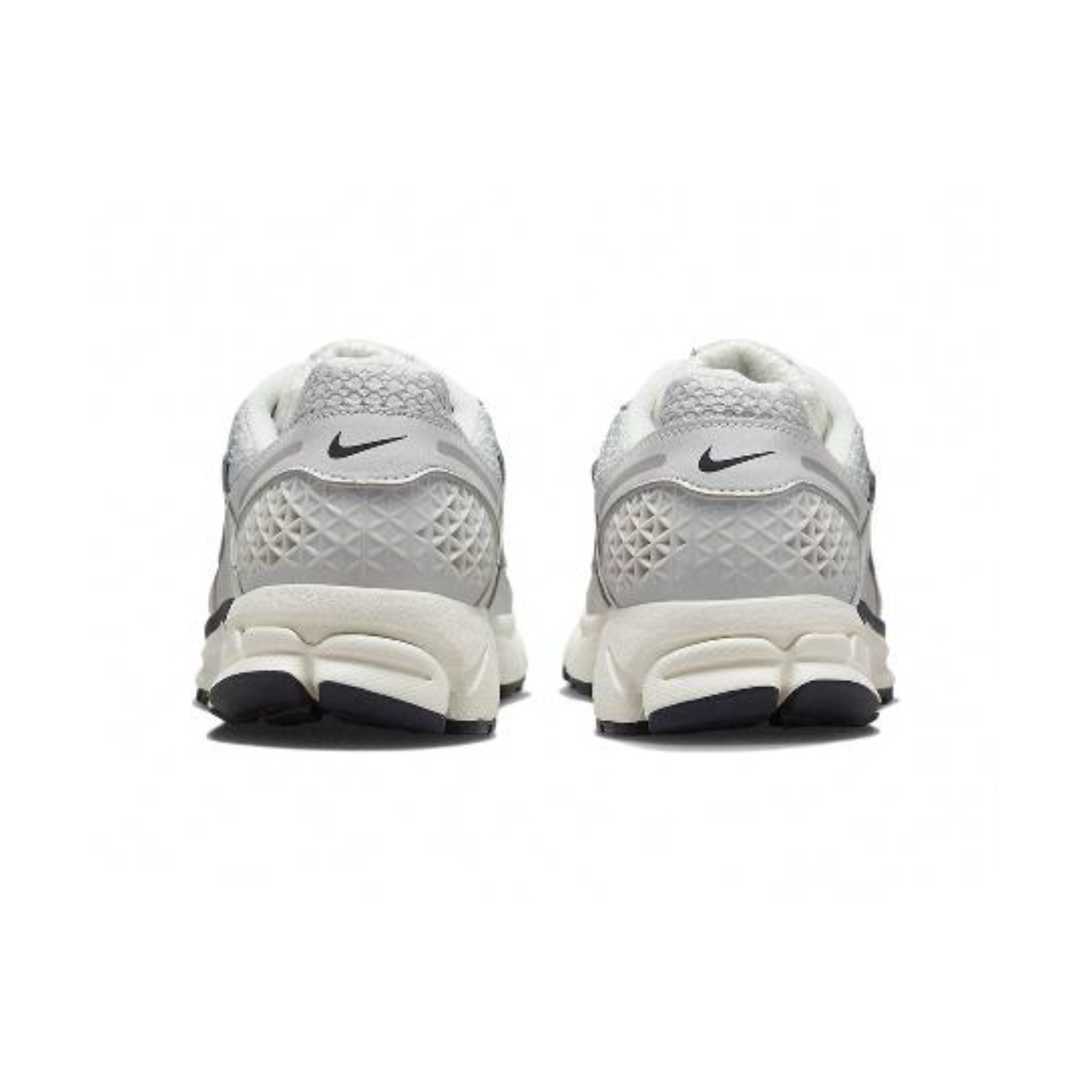 NIKE AIR ZOOM VOMERO 5 