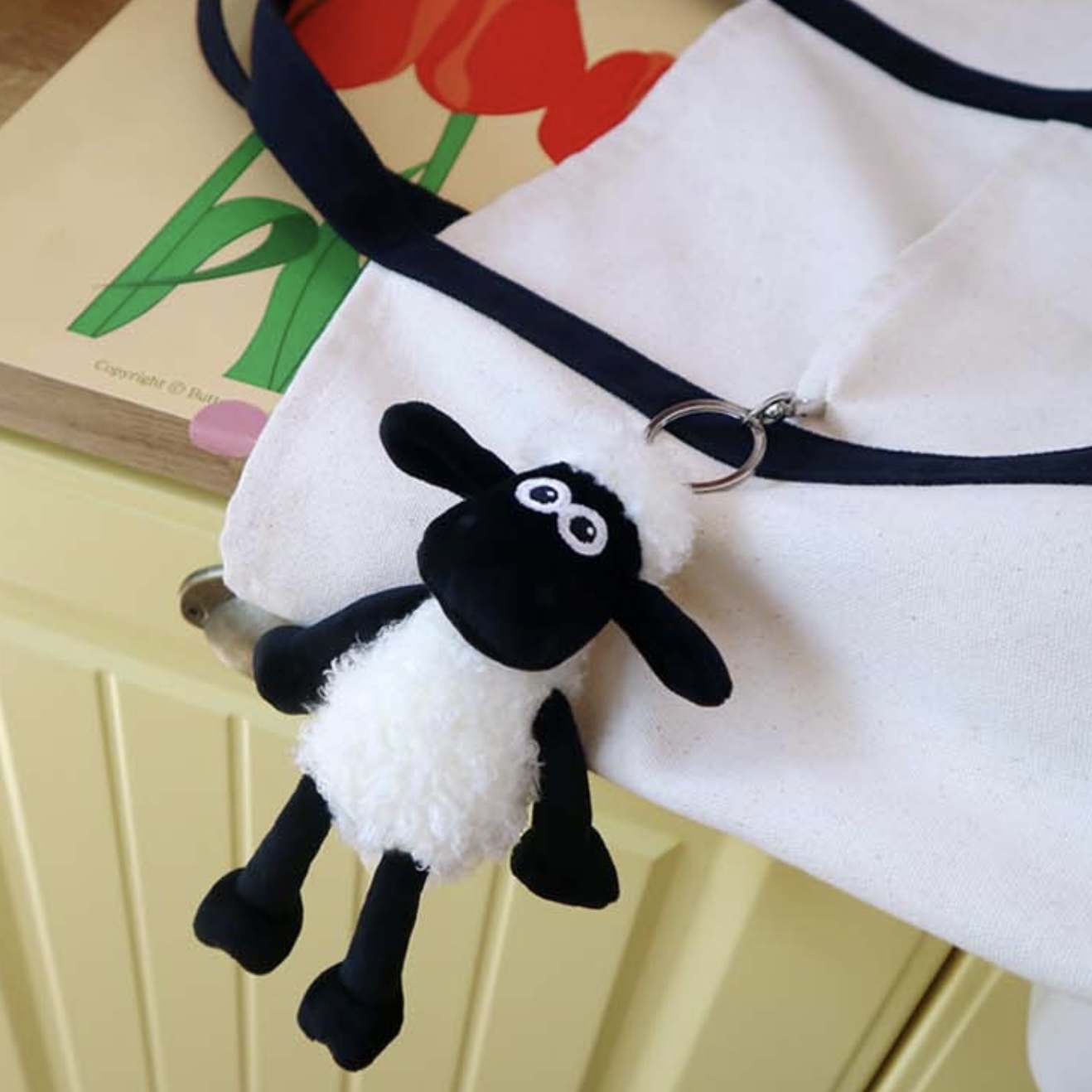 韓國  毛絨絨笑笑羊尚恩 玩偶吊飾掛飾鑰匙圈飾品 /代購