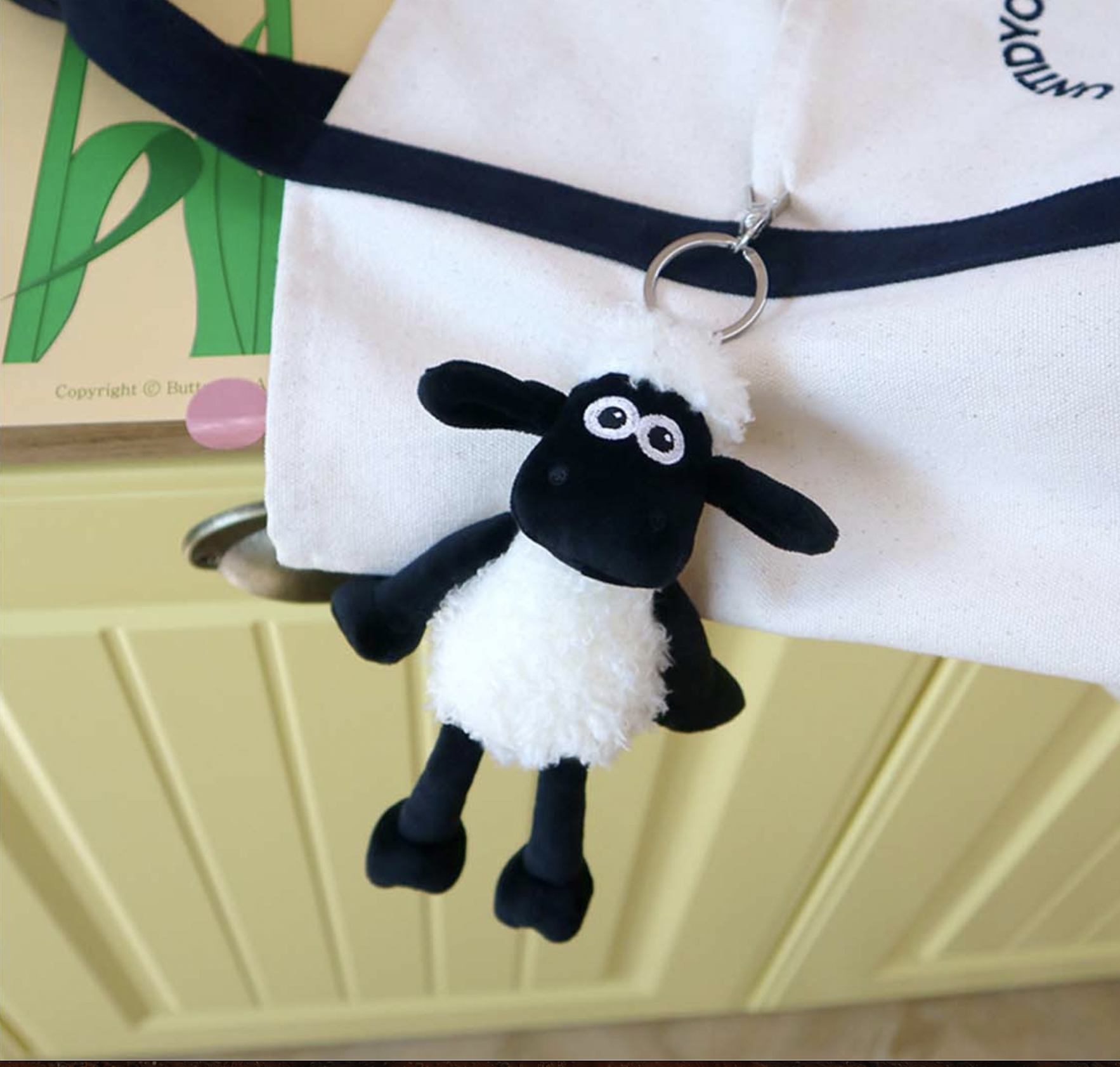 韓國  毛絨絨笑笑羊尚恩 玩偶吊飾掛飾鑰匙圈飾品 /代購