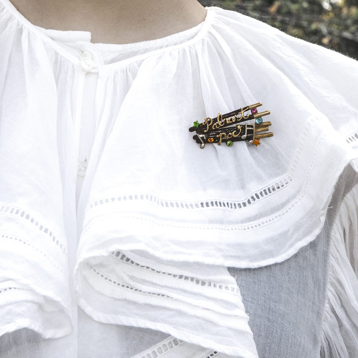 [已停產] 朱古力棒心口針