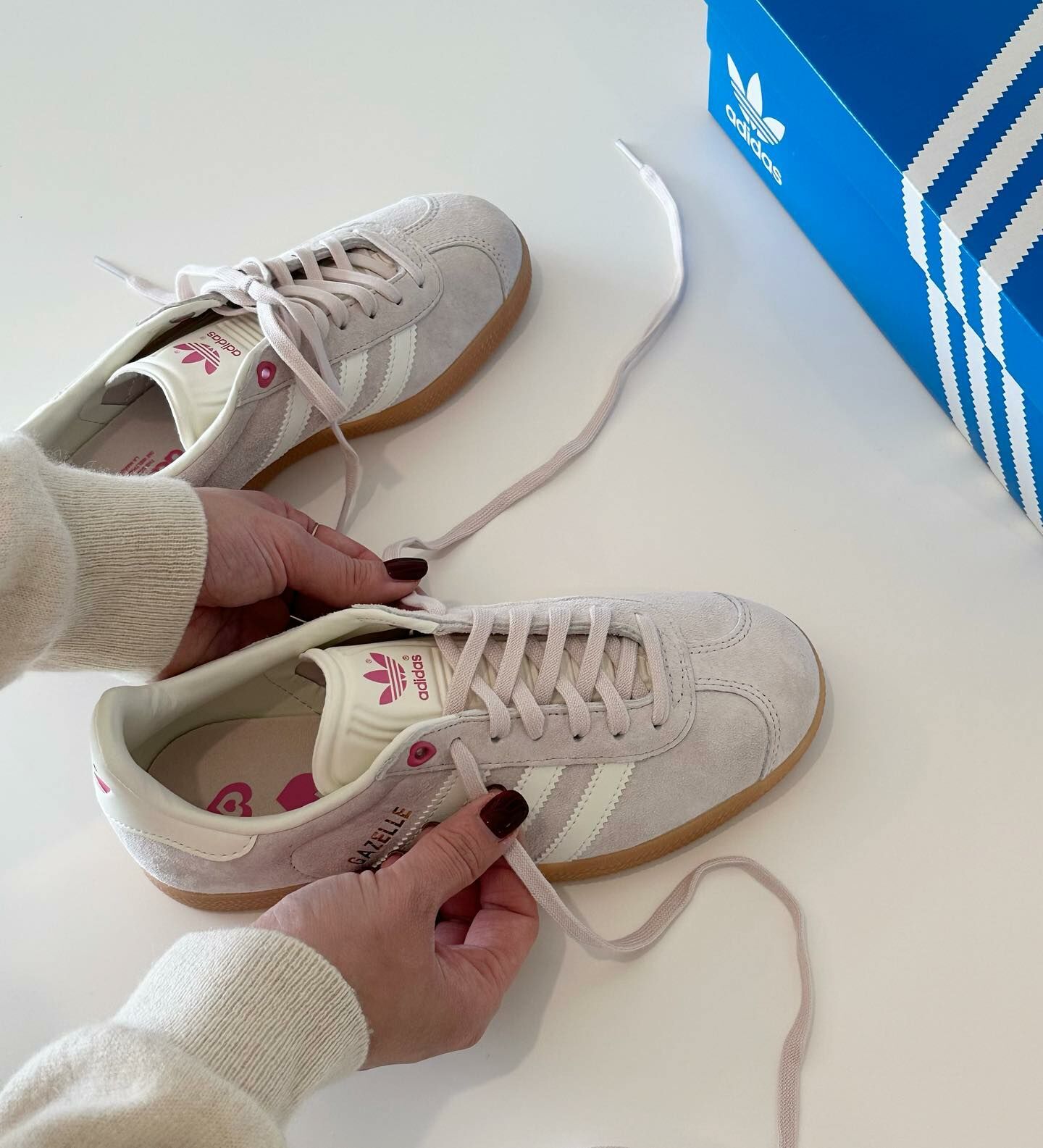 Adidas Originals Gazelle 美國限定 杏白淺粉 愛心 復古鞋 ID1105