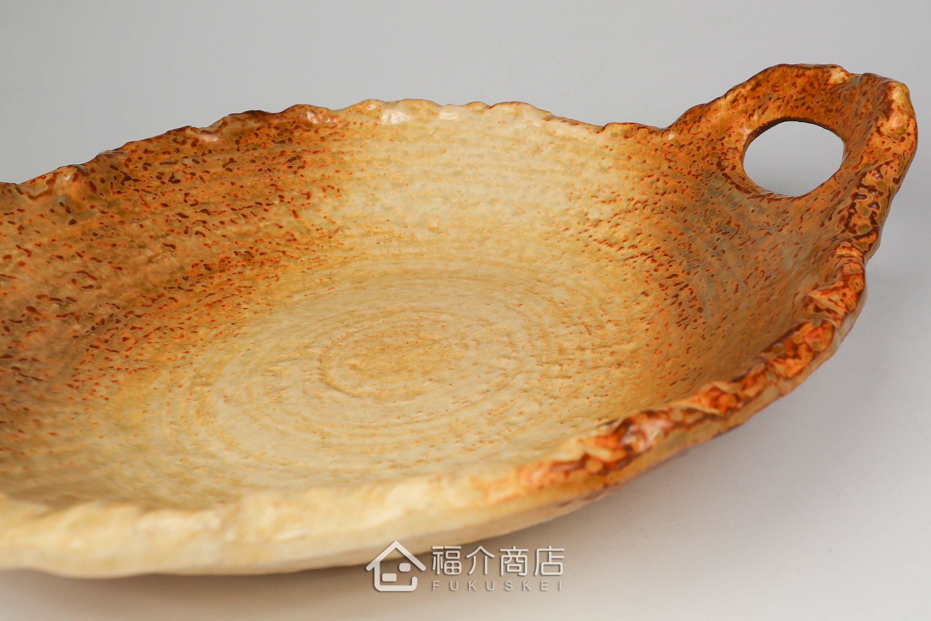 可以直火加熱烹調做煎肉、大阪燒、海鮮料理的耐熱陶盤