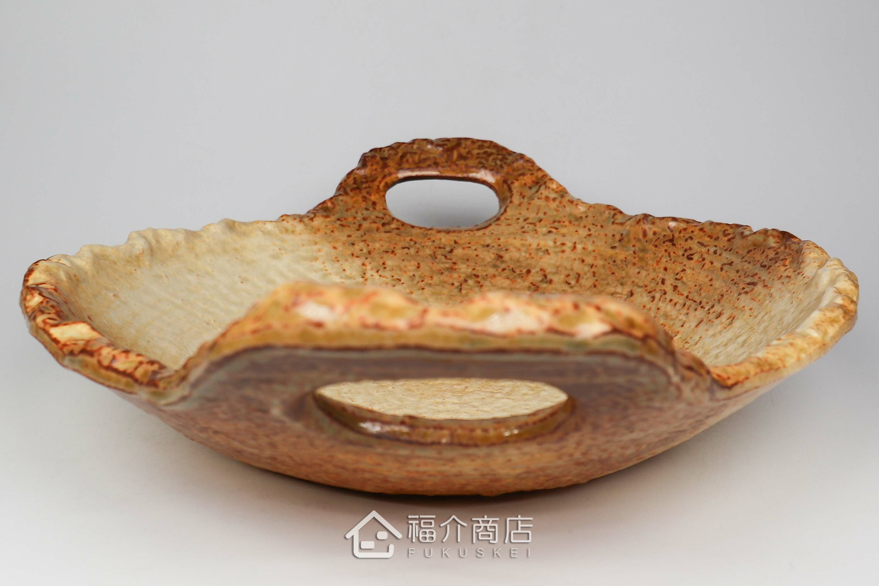 可以直火加熱烹調做煎肉、大阪燒、海鮮料理的耐熱陶盤