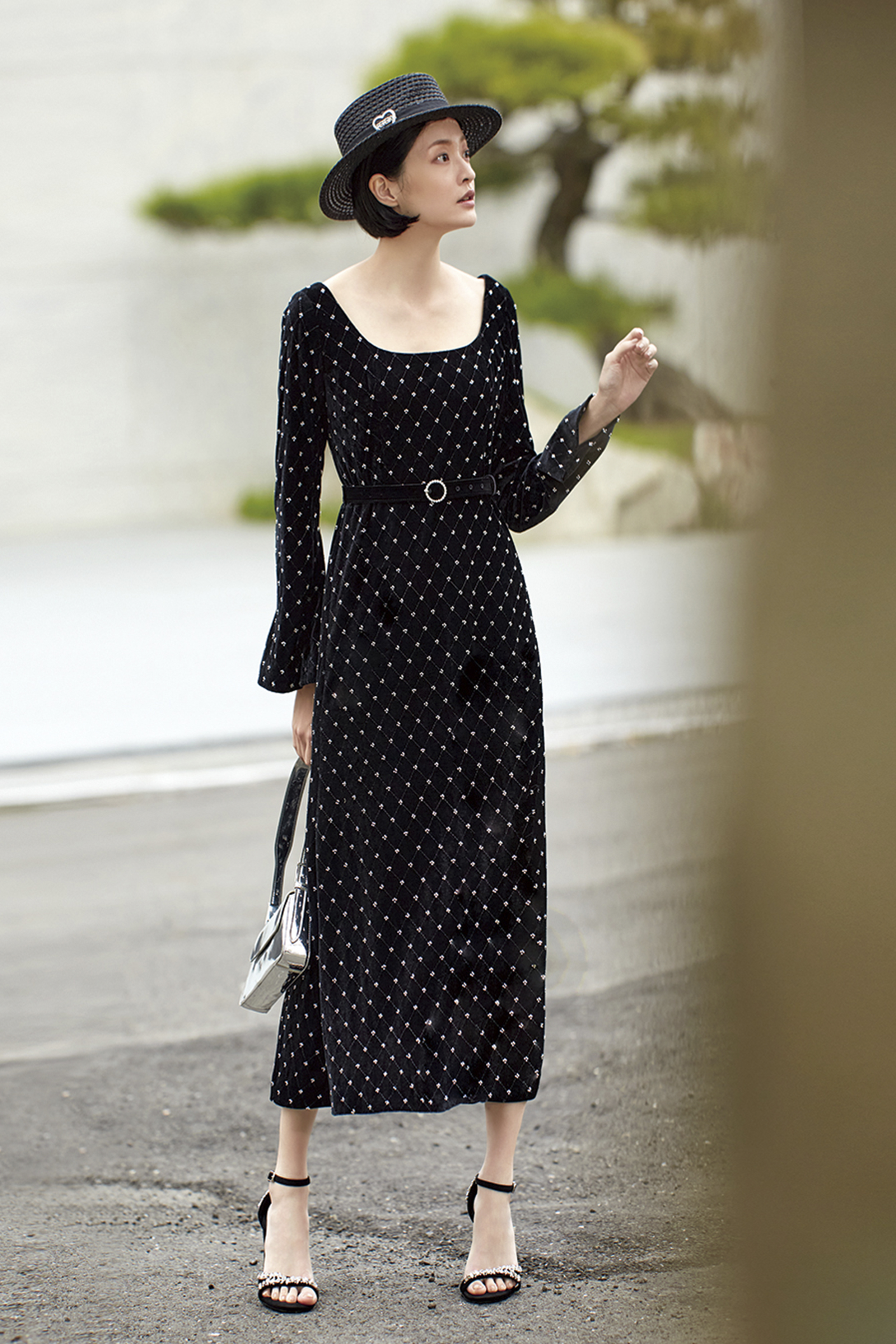 BC15020E1貴氣珍珠壓紋長洋裝(附本布腰帶)