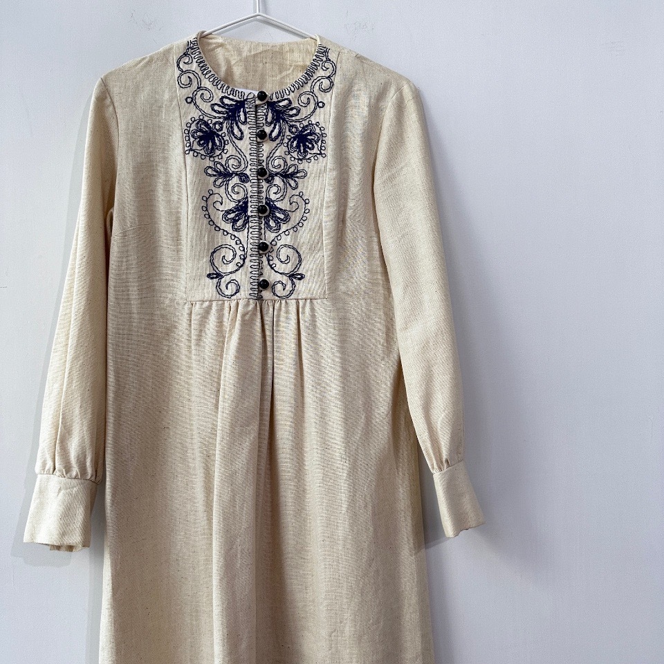 米黃色刺繡民族風連身裙