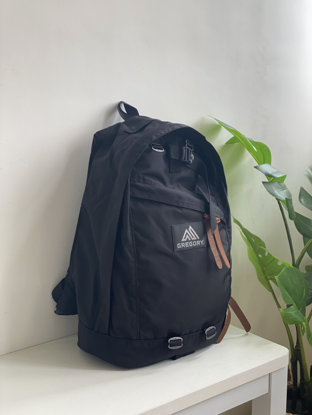 authority laptop backpack moss 71ofdW8qd6L_1024x1024.jpg?v=1579717549