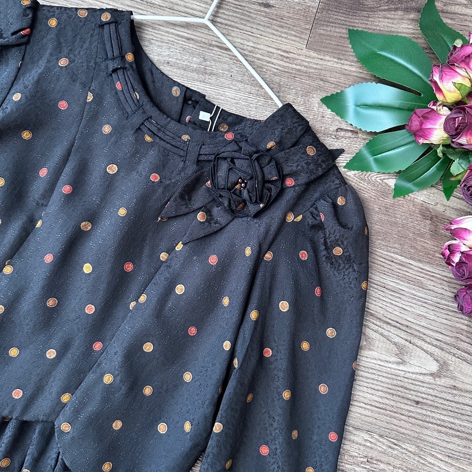 黑色配橙黃波點假兩件連身裙