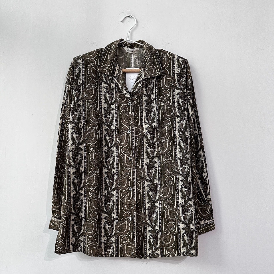 橄欖綠色圖騰花紋上衣