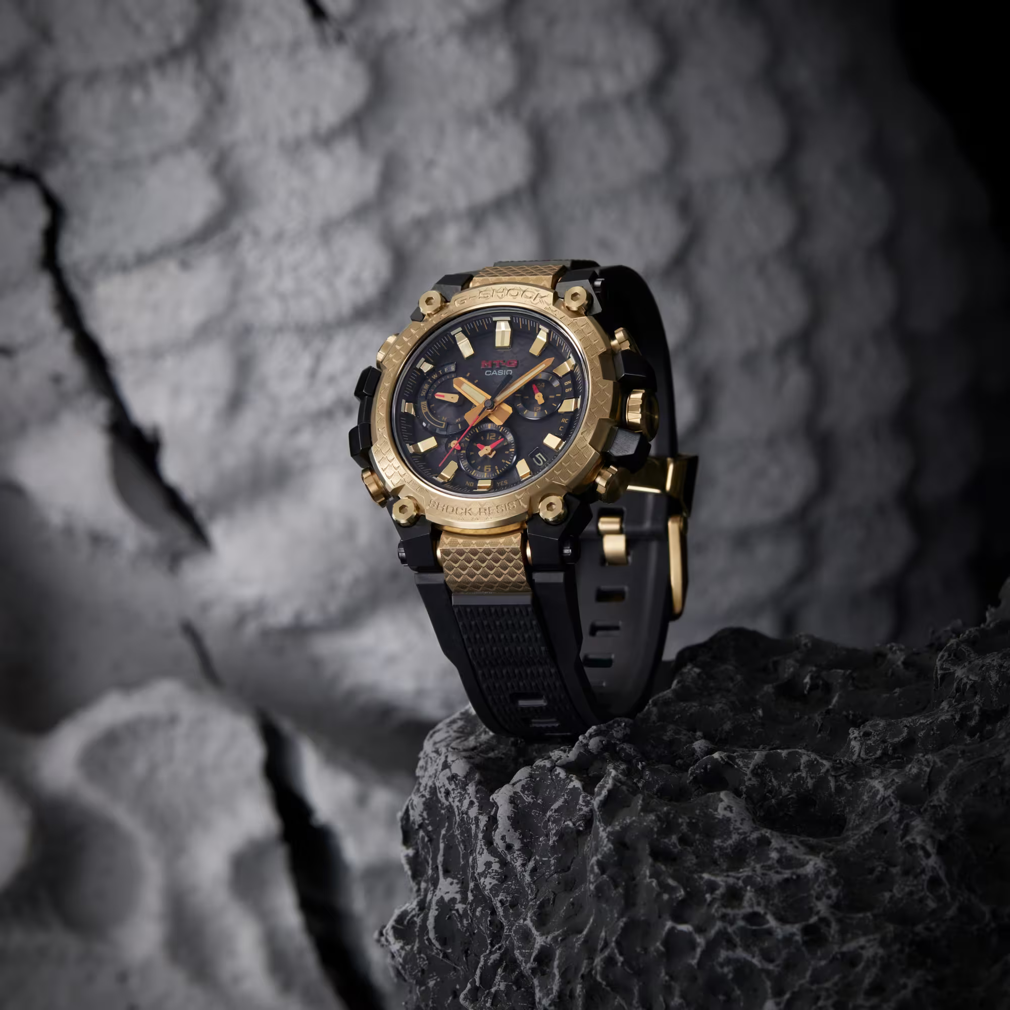 G-SHOCK MT-G系列霸氣金龍遨遊天際太陽能藍芽電波運動質感男錶MTG