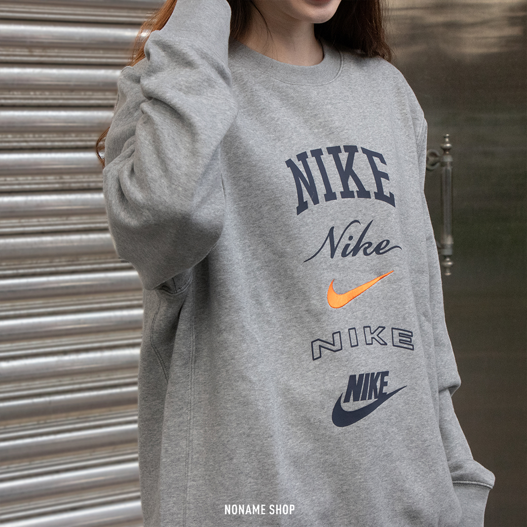 NIKE CLUB STACK CREW 多LOGO 大學T (男款)