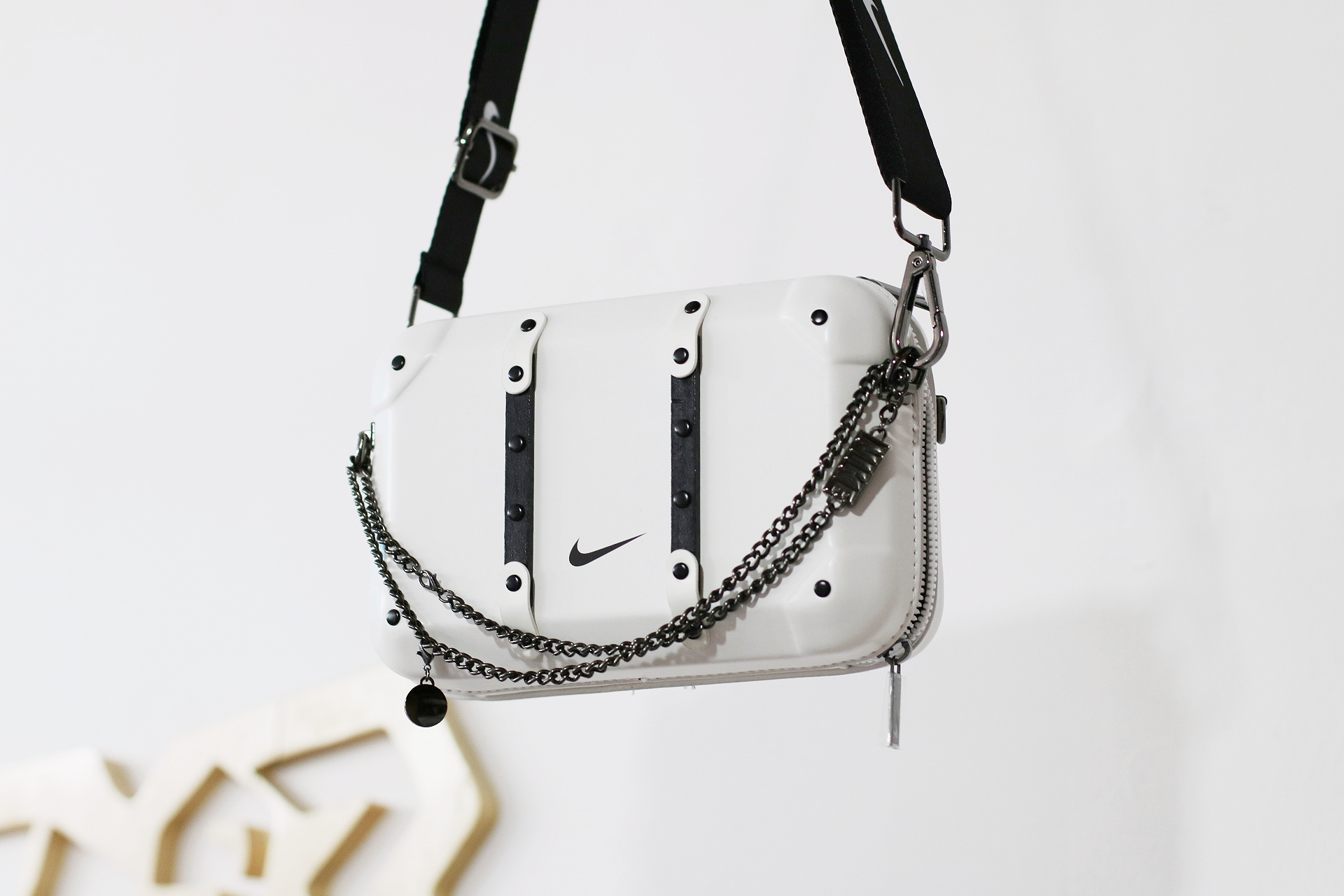 Nike 會員隨身包 斜挎包 軟皮皮革 相機包 白色