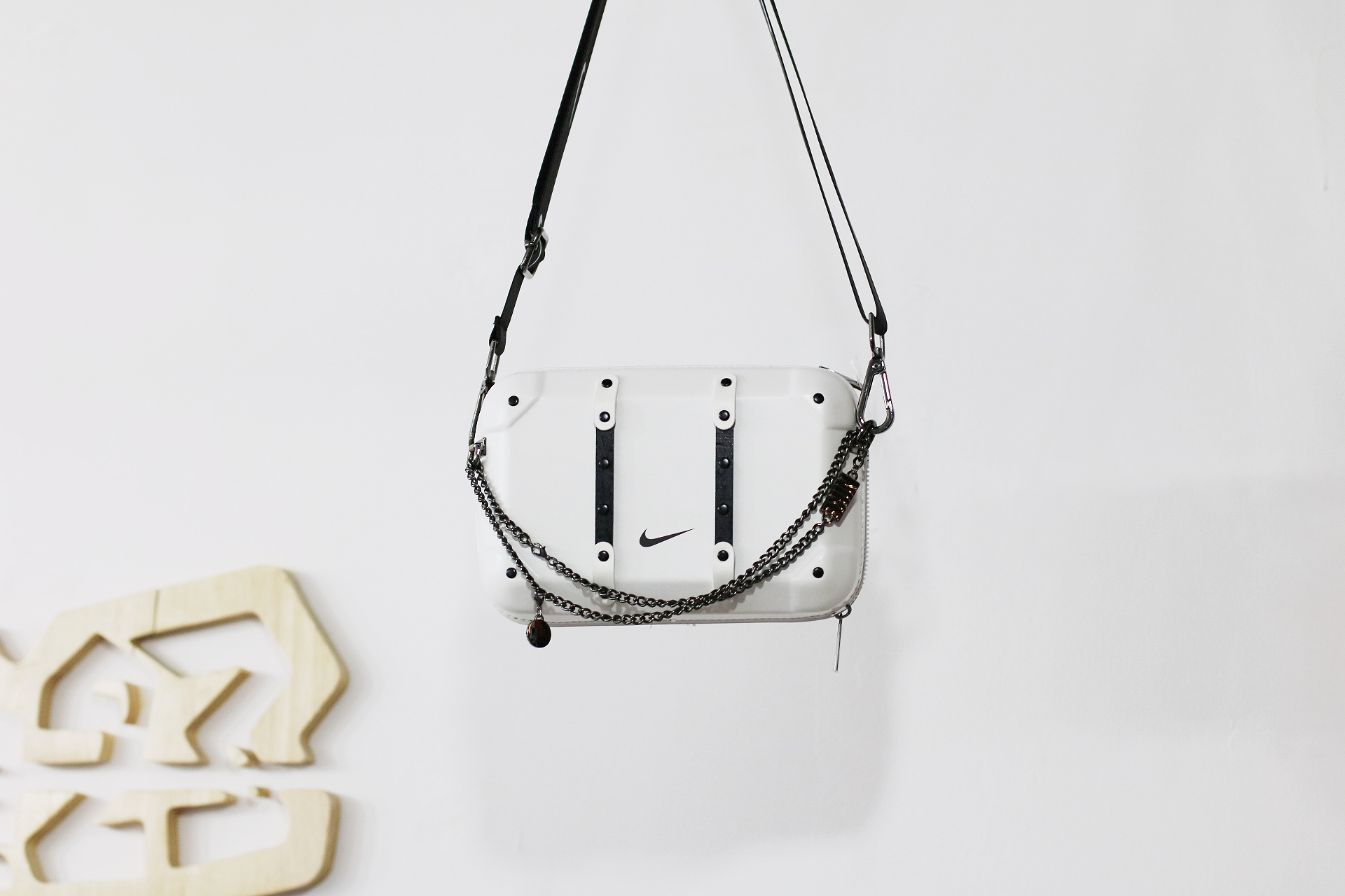 Nike 會員隨身包 斜挎包 軟皮皮革 相機包 白色