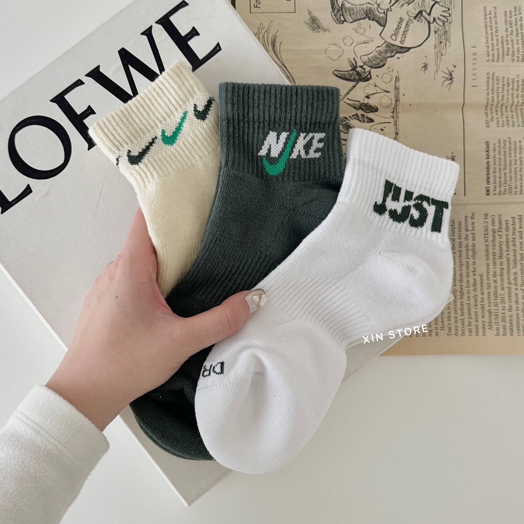 【現貨】Nike Everyday Plus Dri-FIT Logo 中筒襪 襪子 字勾 三雙一組 綠白米黃