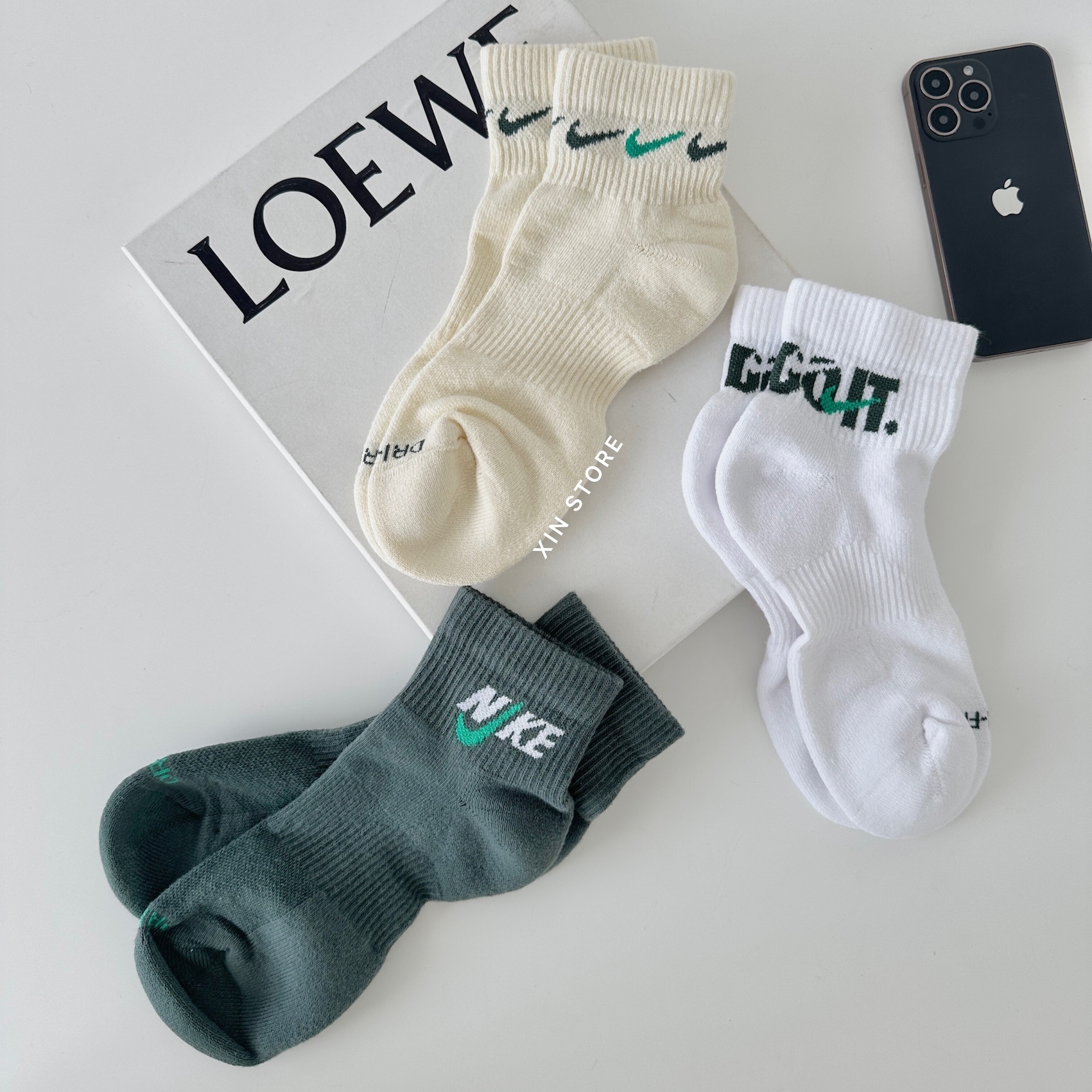 【現貨】Nike Everyday Plus Dri-FIT Logo 中筒襪 襪子 字勾 三雙一組 綠白米黃