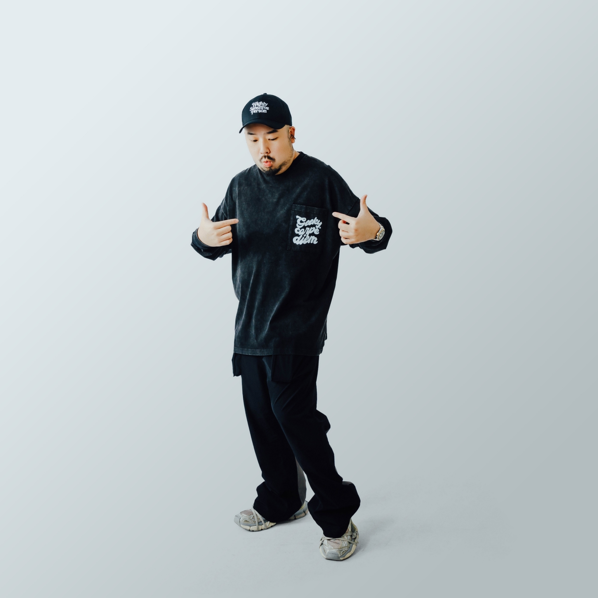 GEEKY 波型標語水洗口袋長袖T