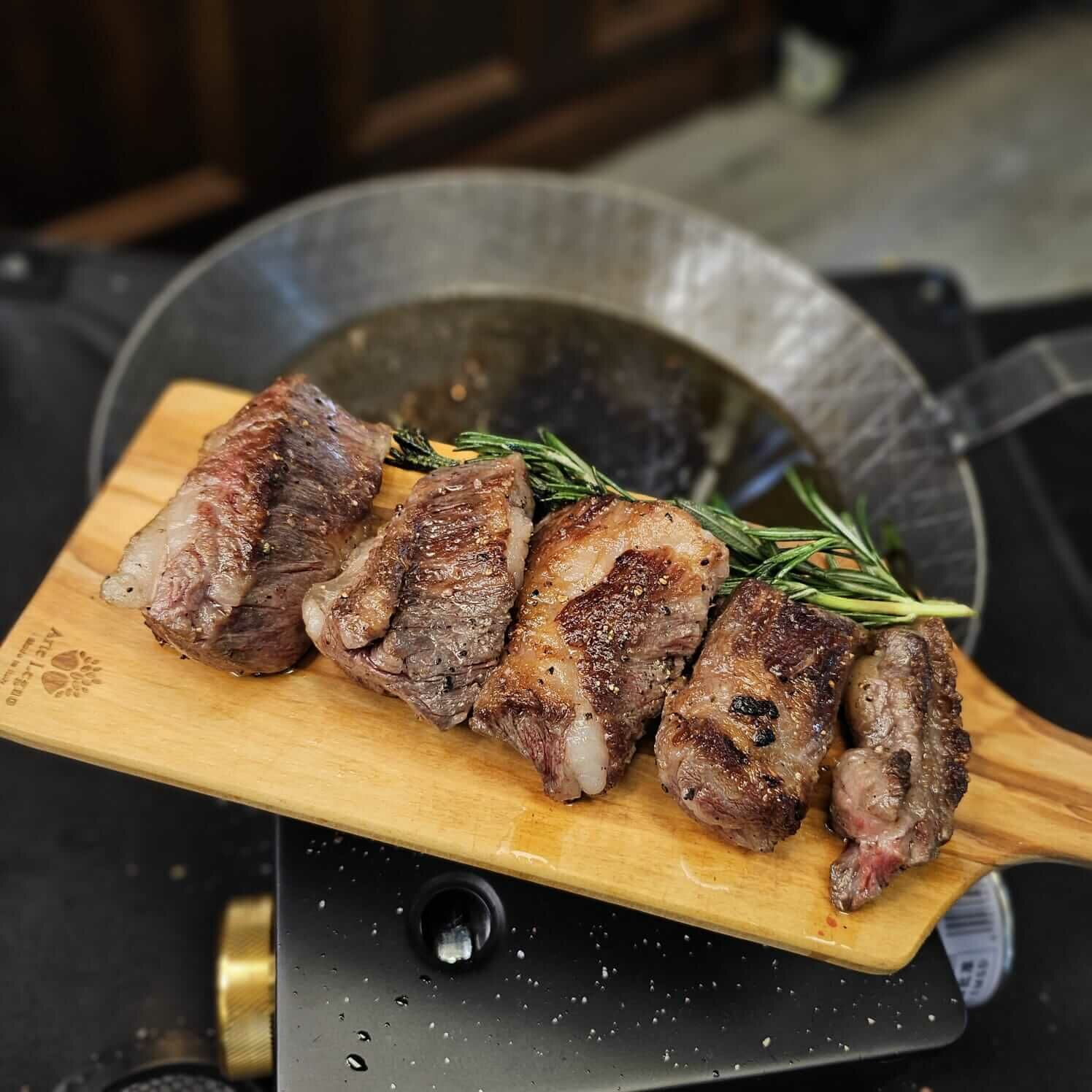 A5和牛 牛肋條 (天花板級 色香味俱全）