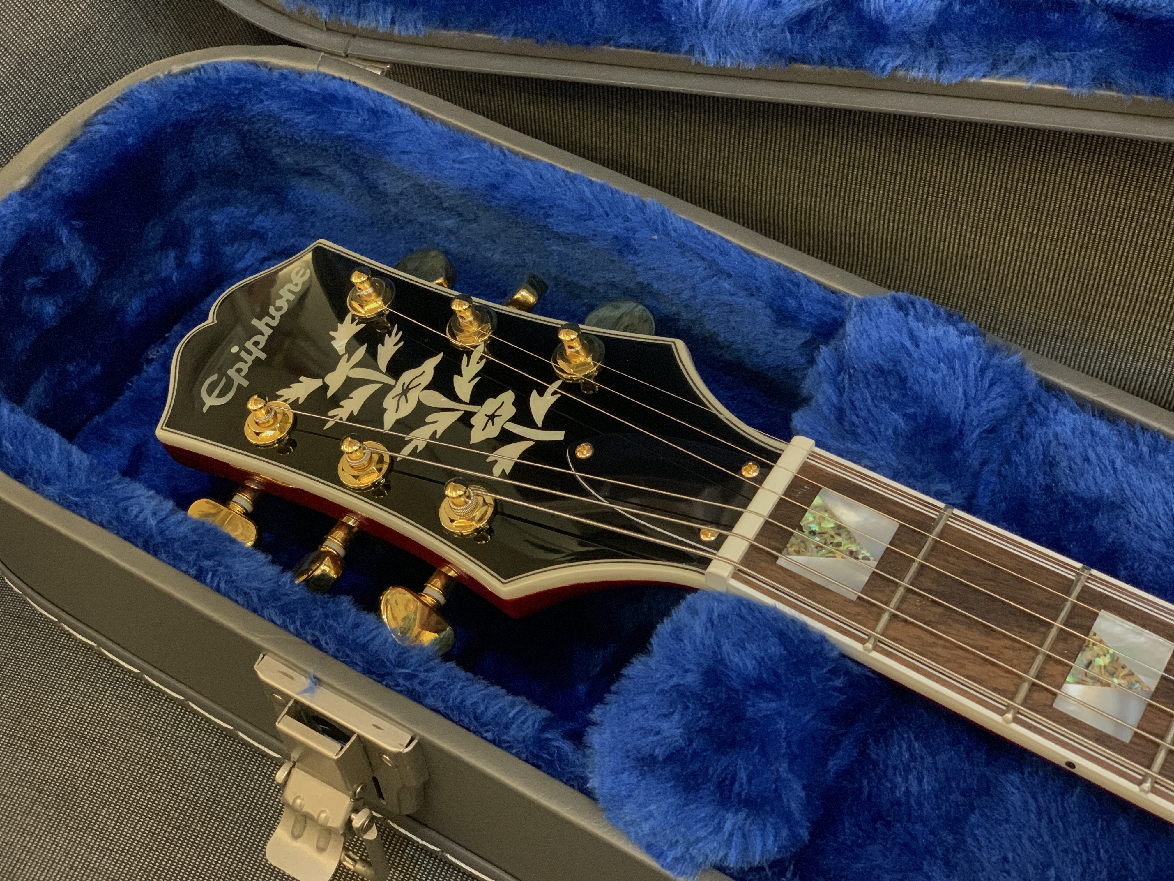 【限定款】Epiphone 150th Anniversary Sheraton Cherry 150週年 限定紀念琴 喜來登 半空心電吉他 櫻桃紅 小雙雙拾音器 復古彈簧搖座 附原廠硬盒 第 5 張圖片｜三峽吉他 / Bass