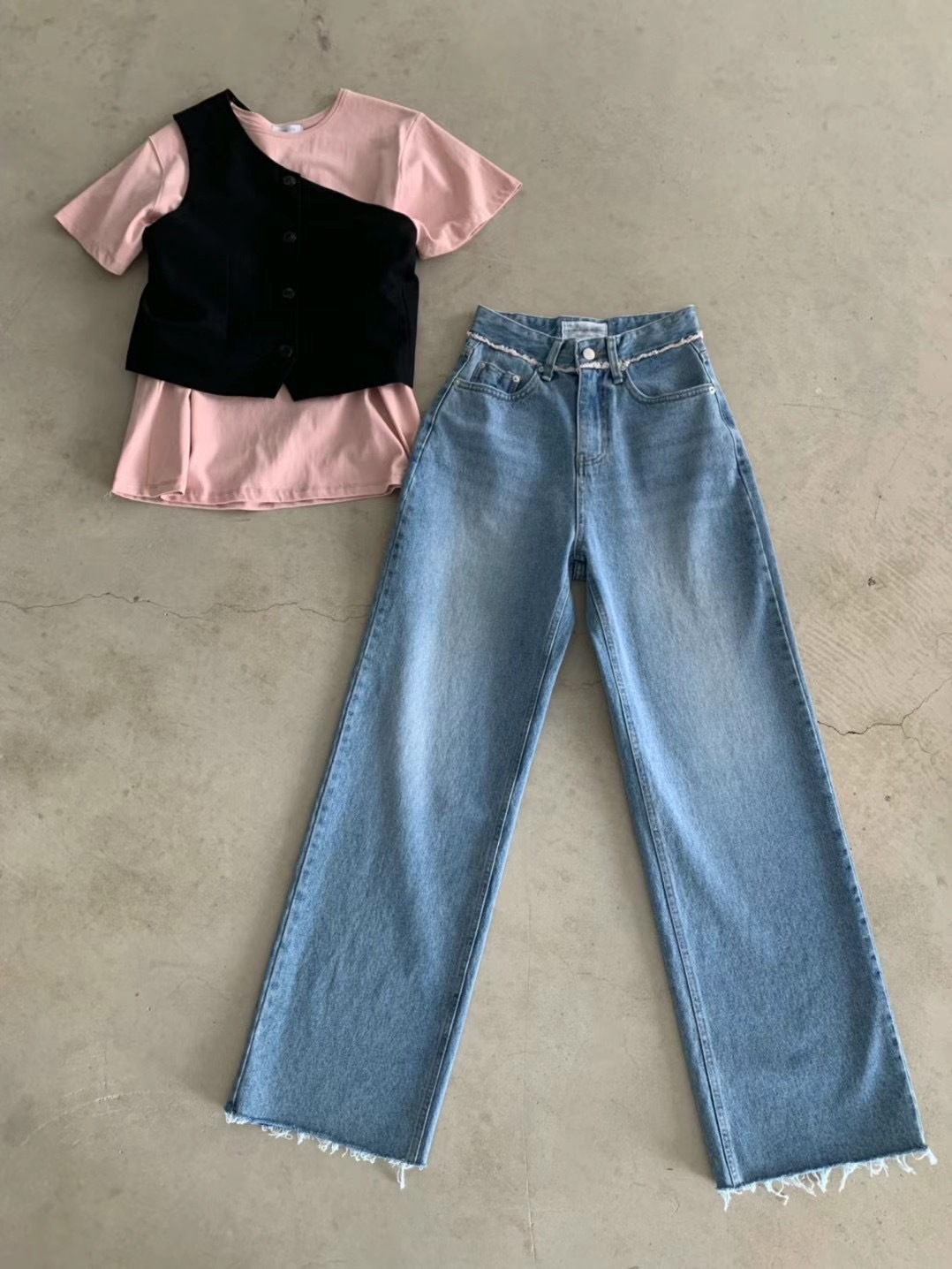 KR106 蘇蘇邊小直筒淺洗水牛仔褲