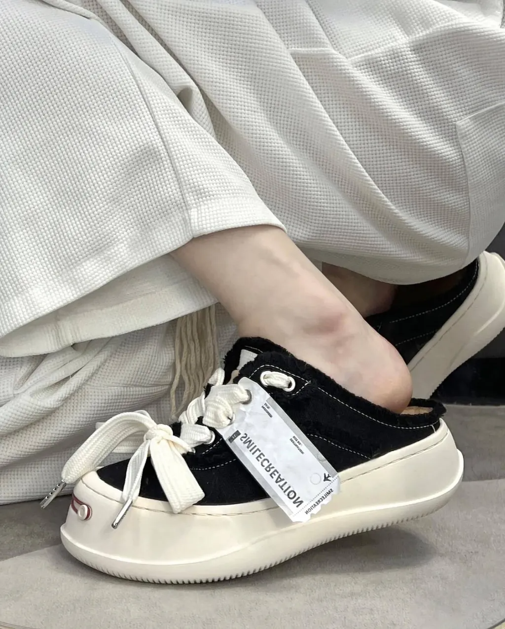 Smilerepublic 蝴蝶結笑臉鞋 小紅書爆款🔥 半拖 穆勒鞋 經典黑色 低筒 可以替換開口笑 SR20220101001-1