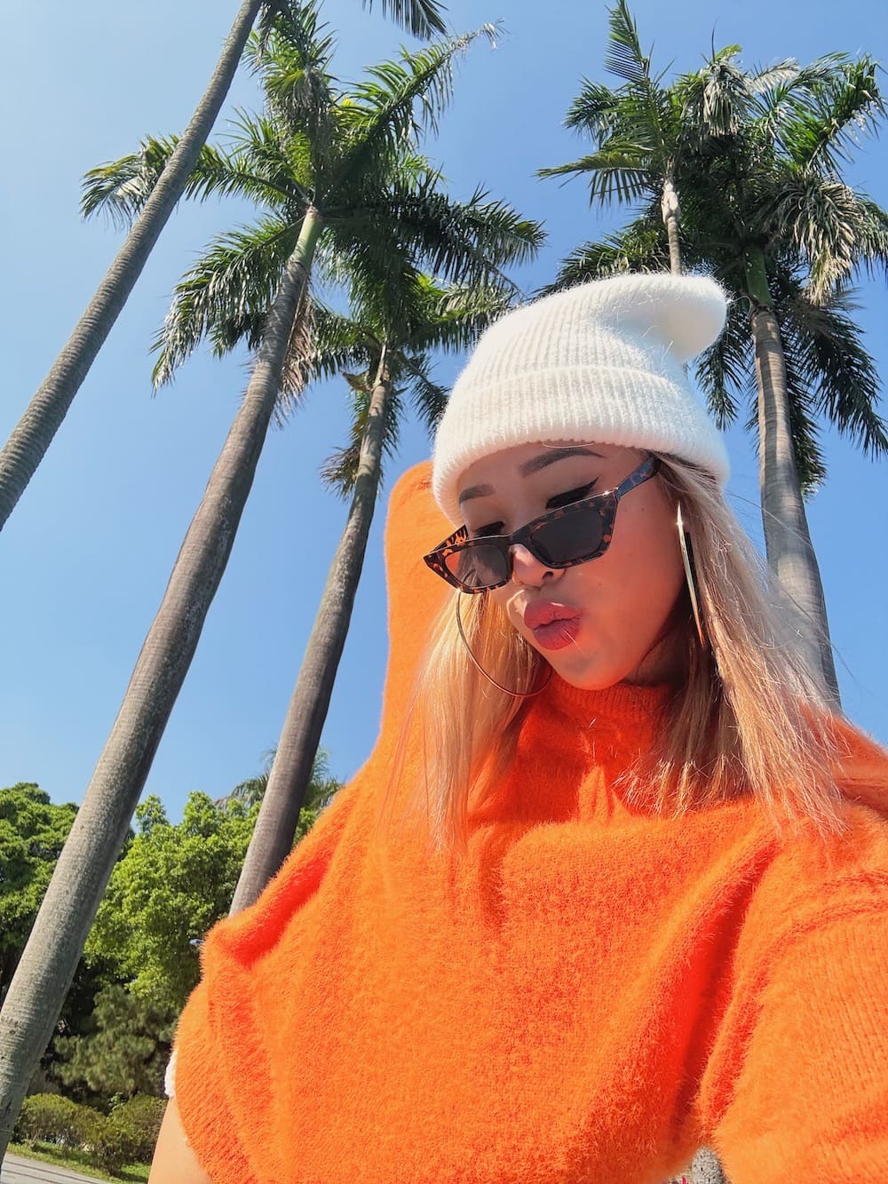 牛奶白柔軟毛帽