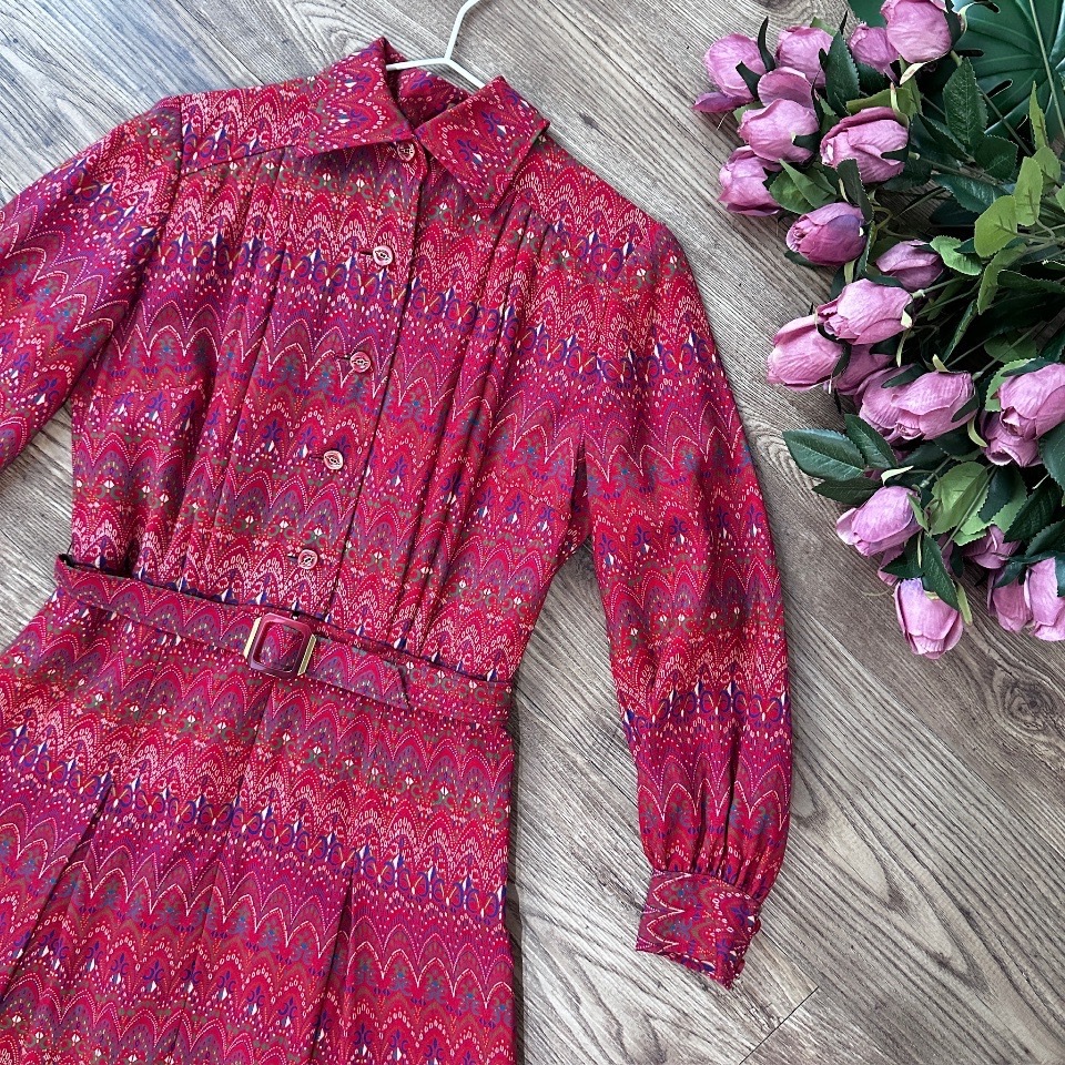 紅色圖騰設計連身裙