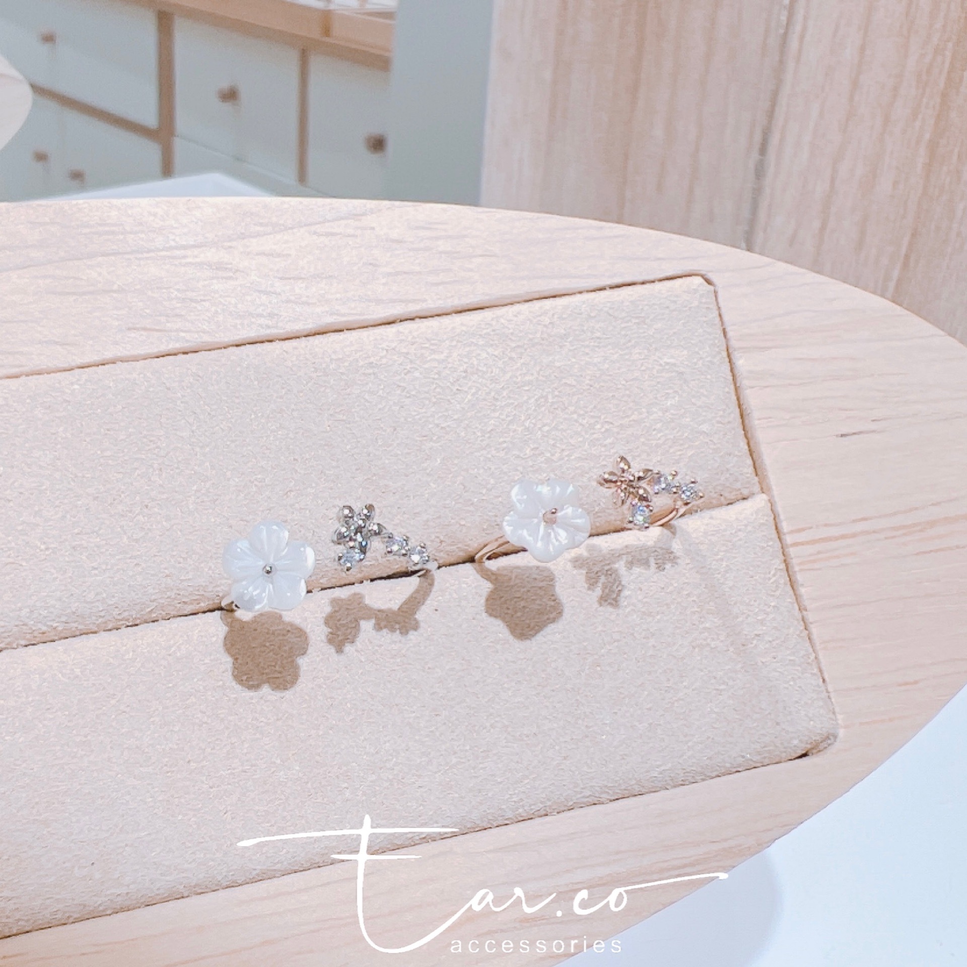 天然貝殼梅花閃石開口尾戒 #E210