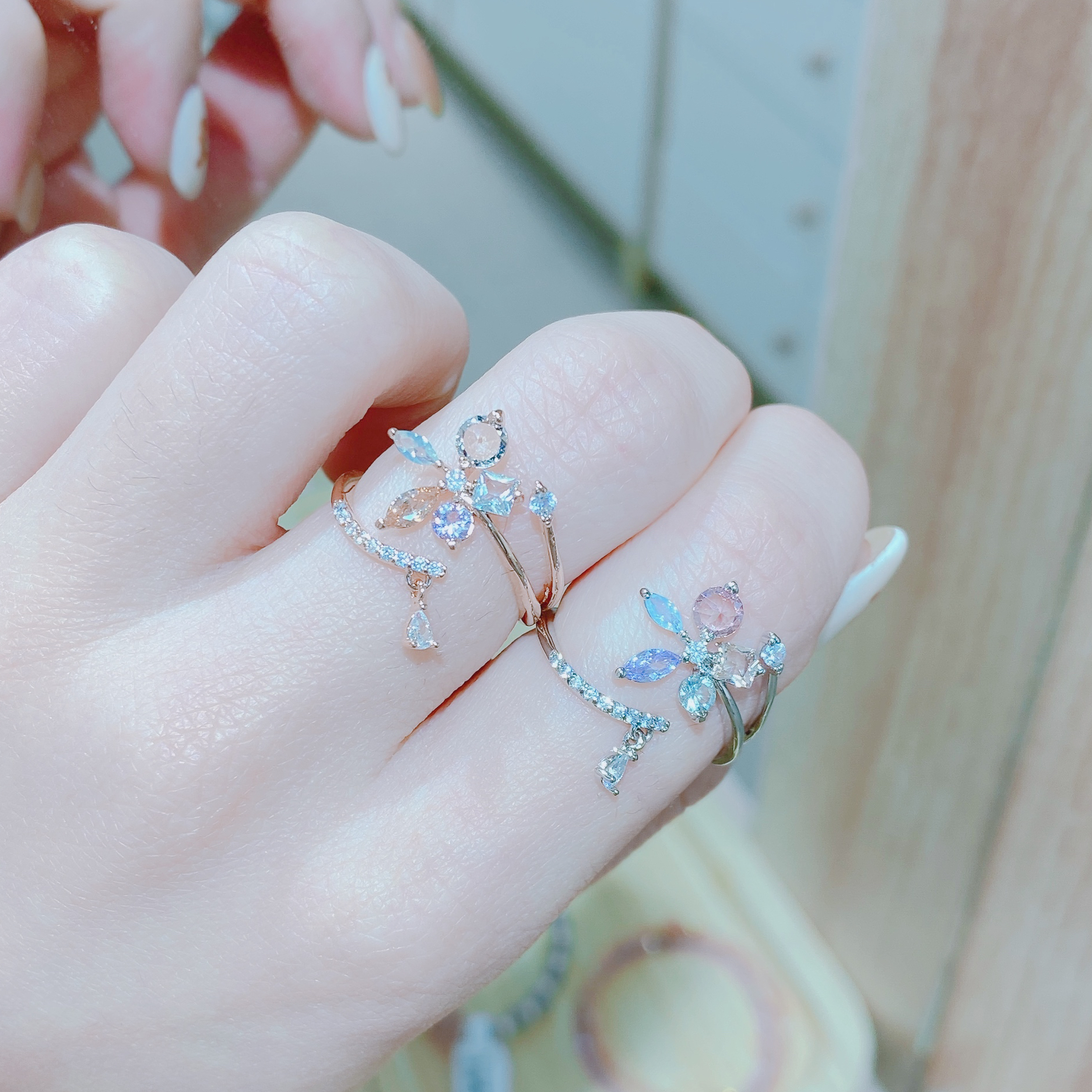 彩色水晶分叉垂釣水滴開口戒指 #E205