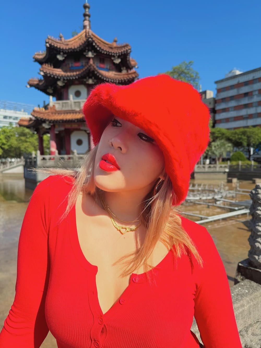 大紅毛毛漁夫帽