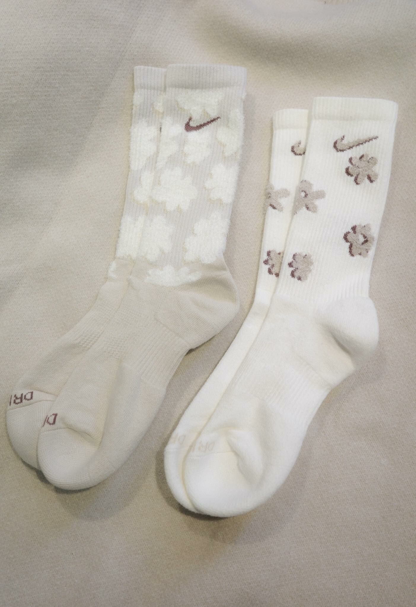 NIKE 花花米杏長襪 花瓣 長襪 (FN9136-900)