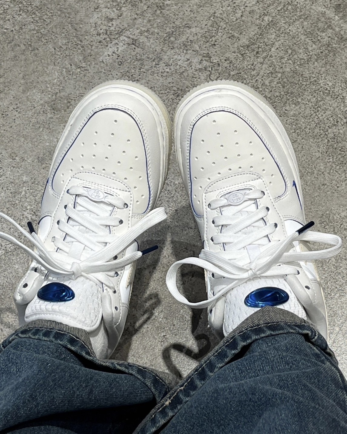 KTQ STORE ‧  ΝΙΚΕ Αir fоrсе 1 Low WMNS 奶油 克萊因藍 米白 反光 FB1839-111