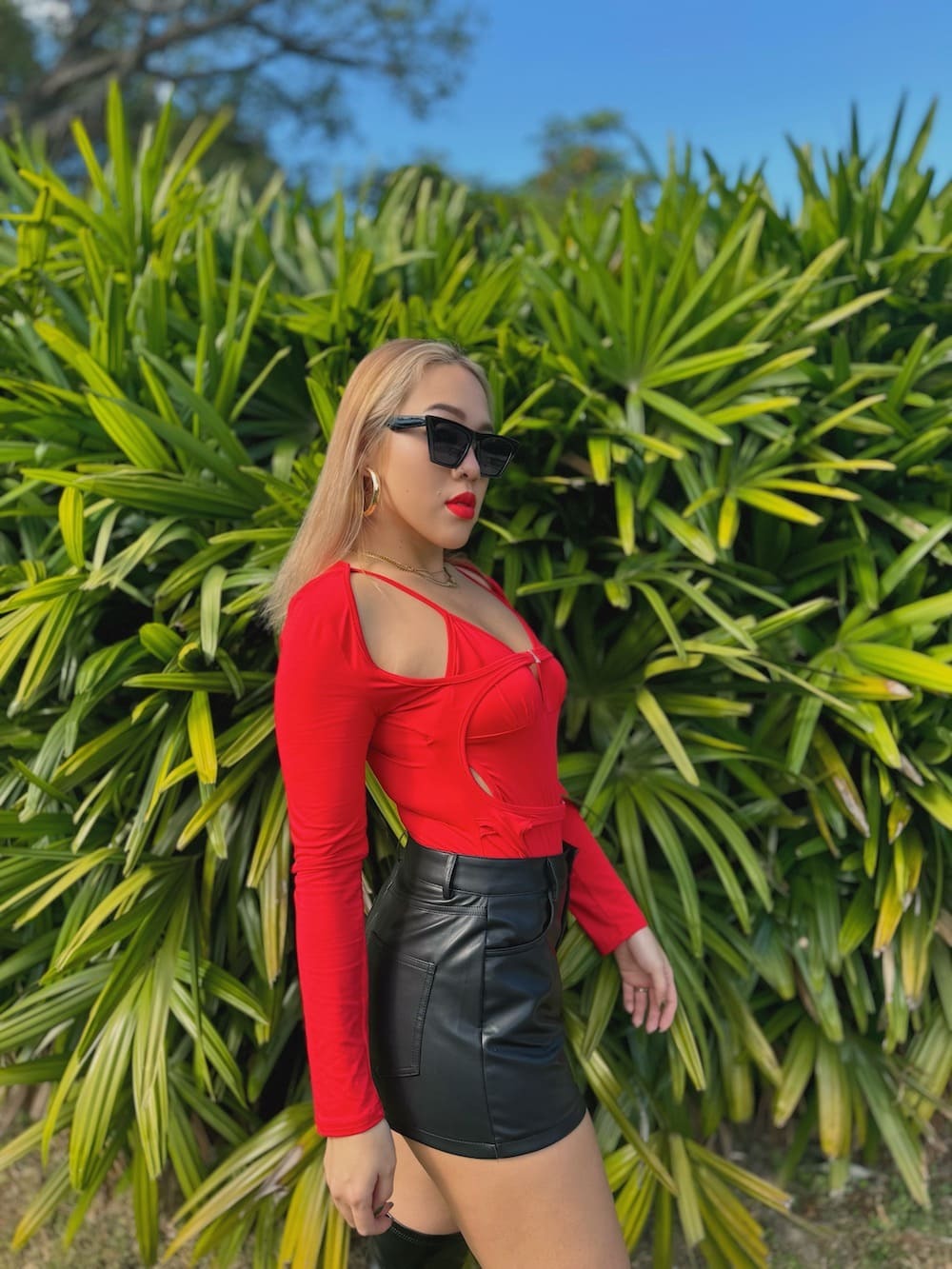 火紅細肩罩衫BODYSUIT