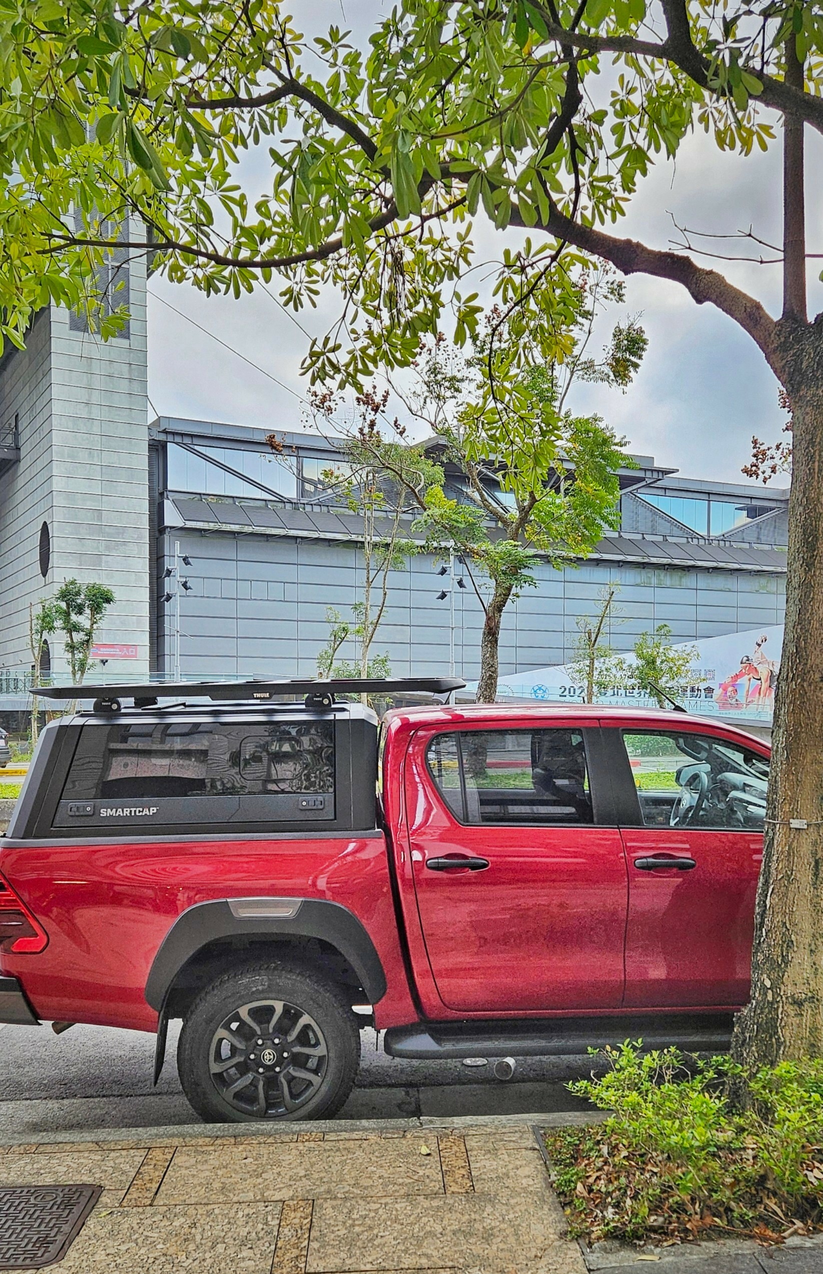 THULE-Caprock M  (Toyota-Hilux 貨卡)