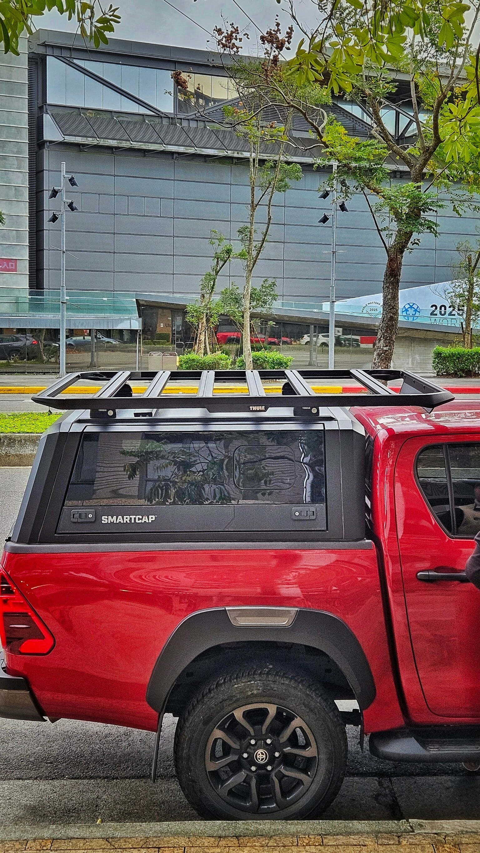 THULE-Caprock M  (Toyota-Hilux 貨卡)
