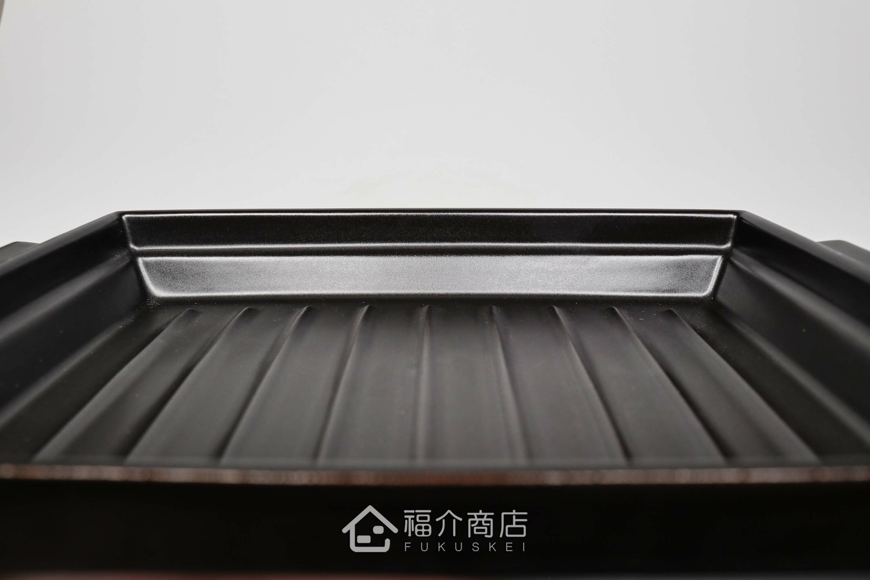 蒸、烤、焗烤等料理都能完成的耐熱陶瓷烹飪器