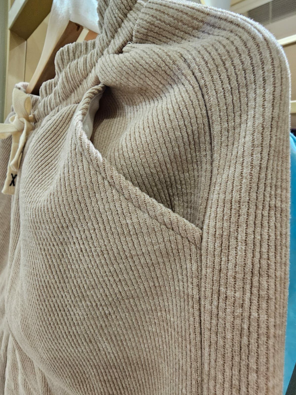 OSUNSHINESHOP 鬆緊卡其色 內刷毛登芯絨休閒寛直腳褲