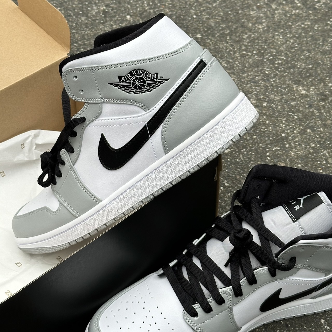 NIKE AIR JORDAN 1 MID SMOKE GREY 煙灰 黑勾 白灰小DIOR 中筒 AJ1 休閒鞋(554724-092)