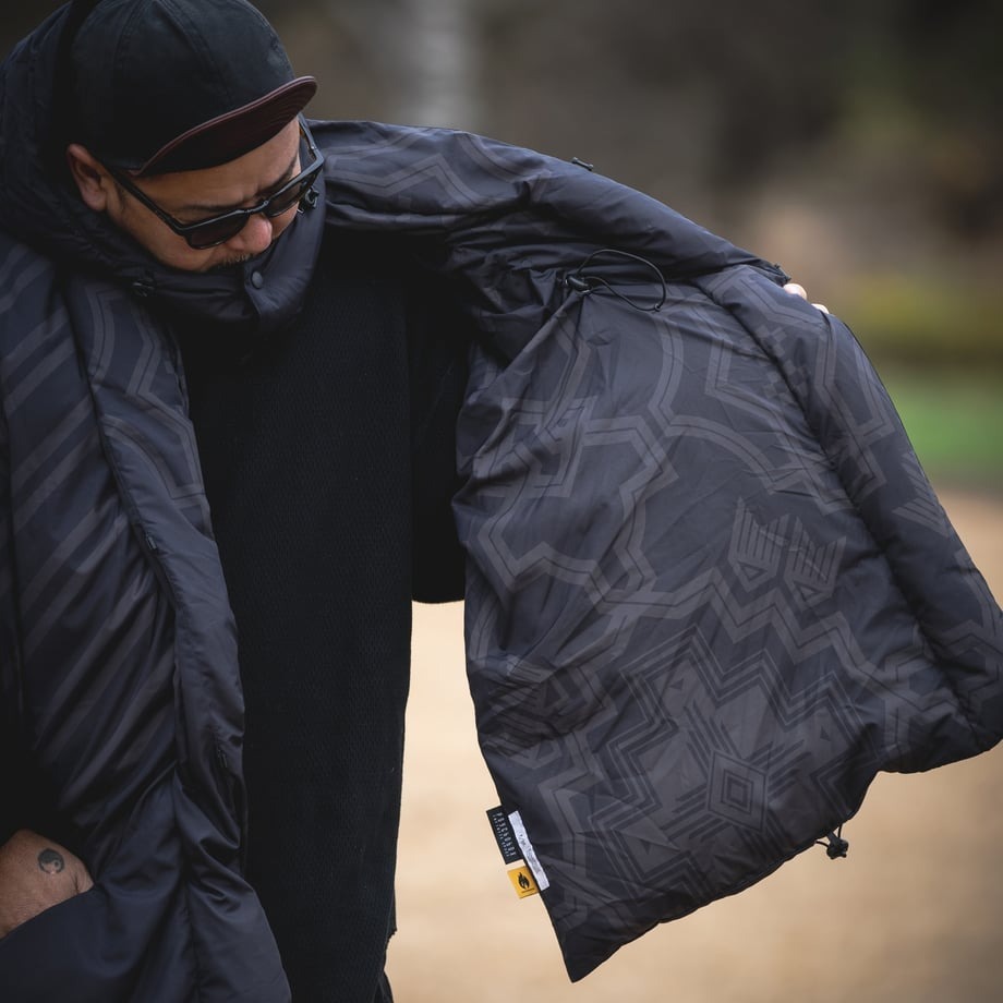 日本Old Mountainx FCE x Psychobox聯名連帽羽絨披肩