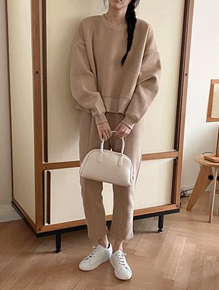 ᴴᴼᵀ ▸▸店長推薦◃◃ 秋冬新款/奶茶杏圓領短板側衩套裝 MANIFEST正韓🇰🇷