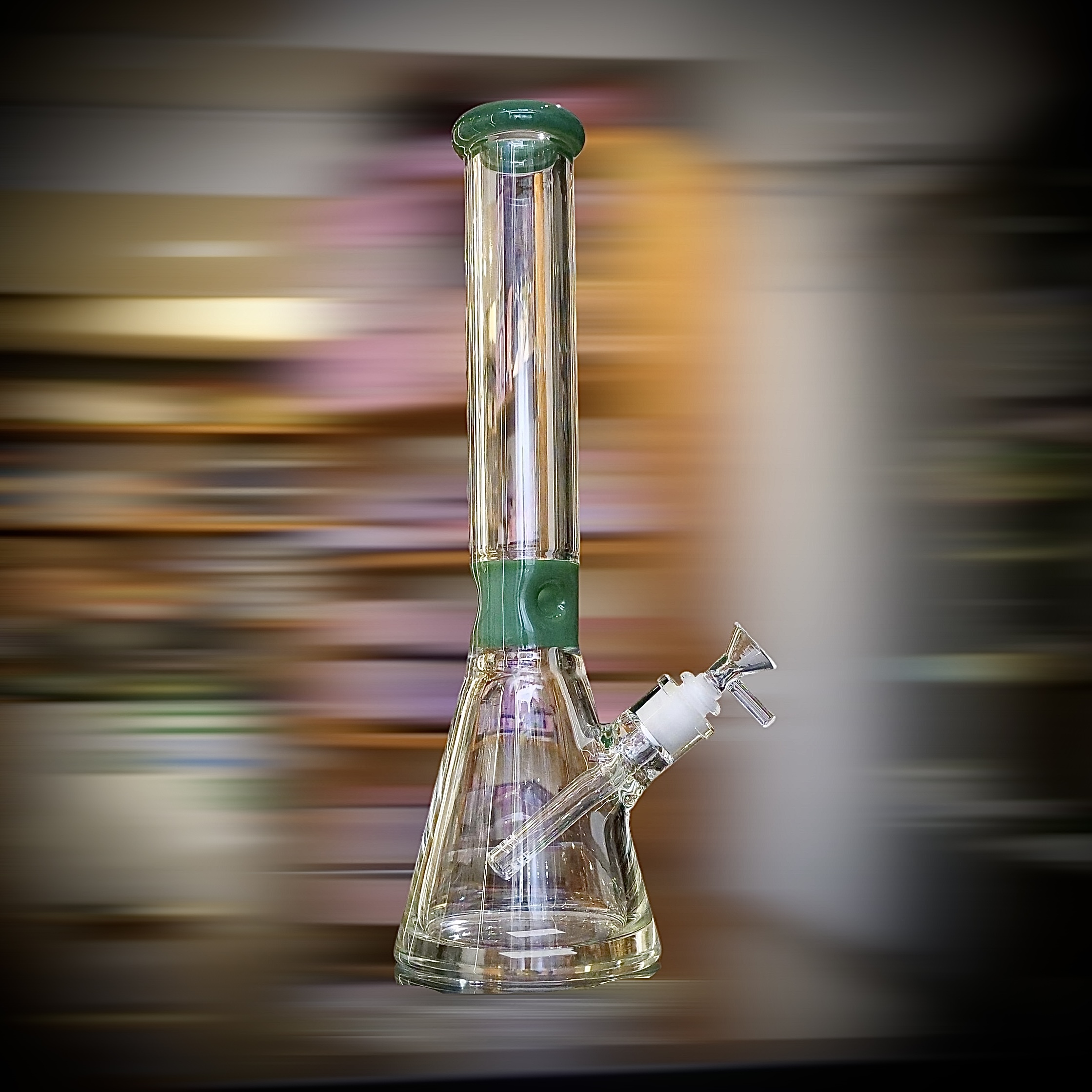 LARGE BEAKER WATER PIPE 563