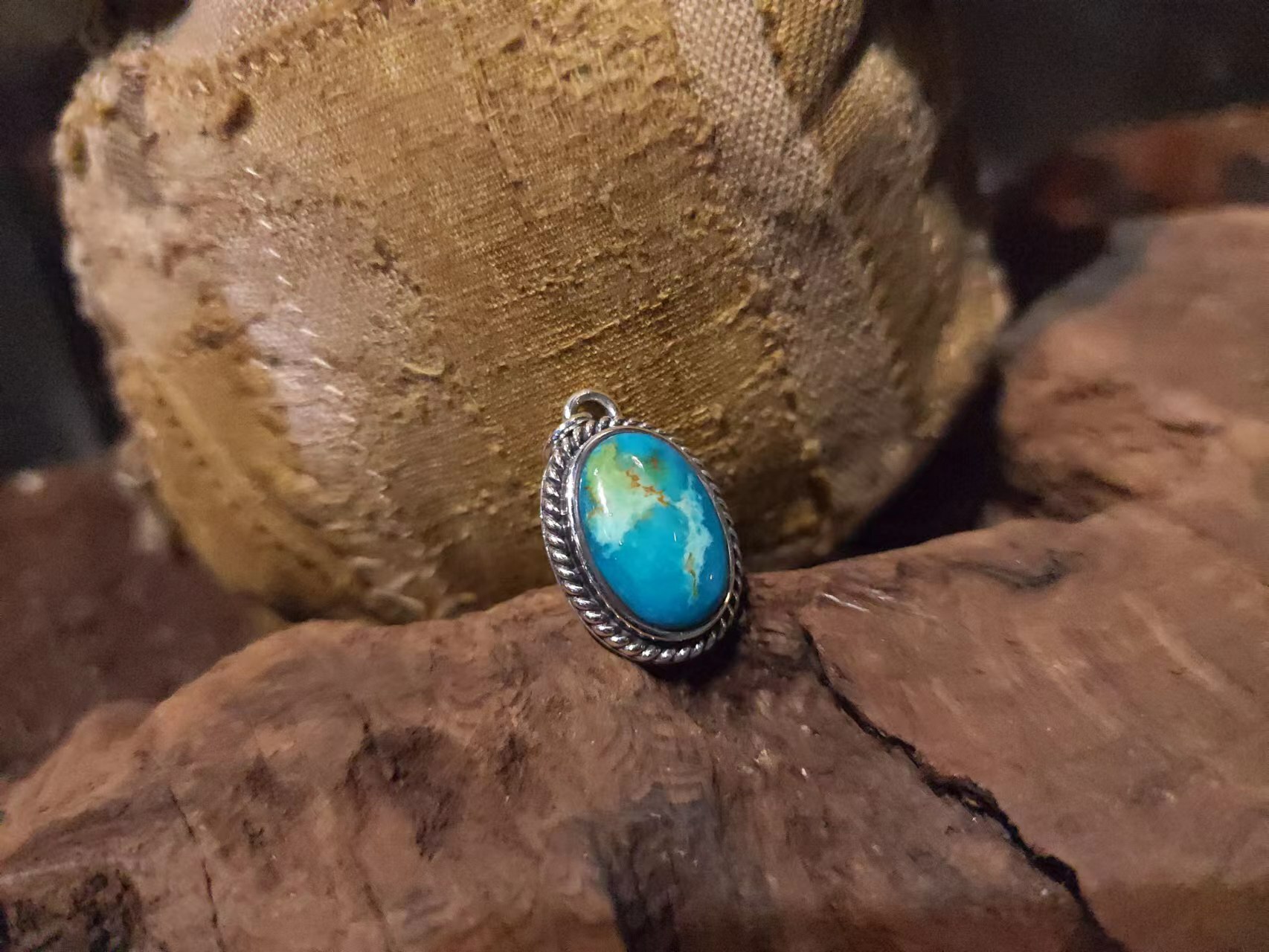 Black Venom Jewelry- Freedom & Prayer Fox 銀繩松石吊墜