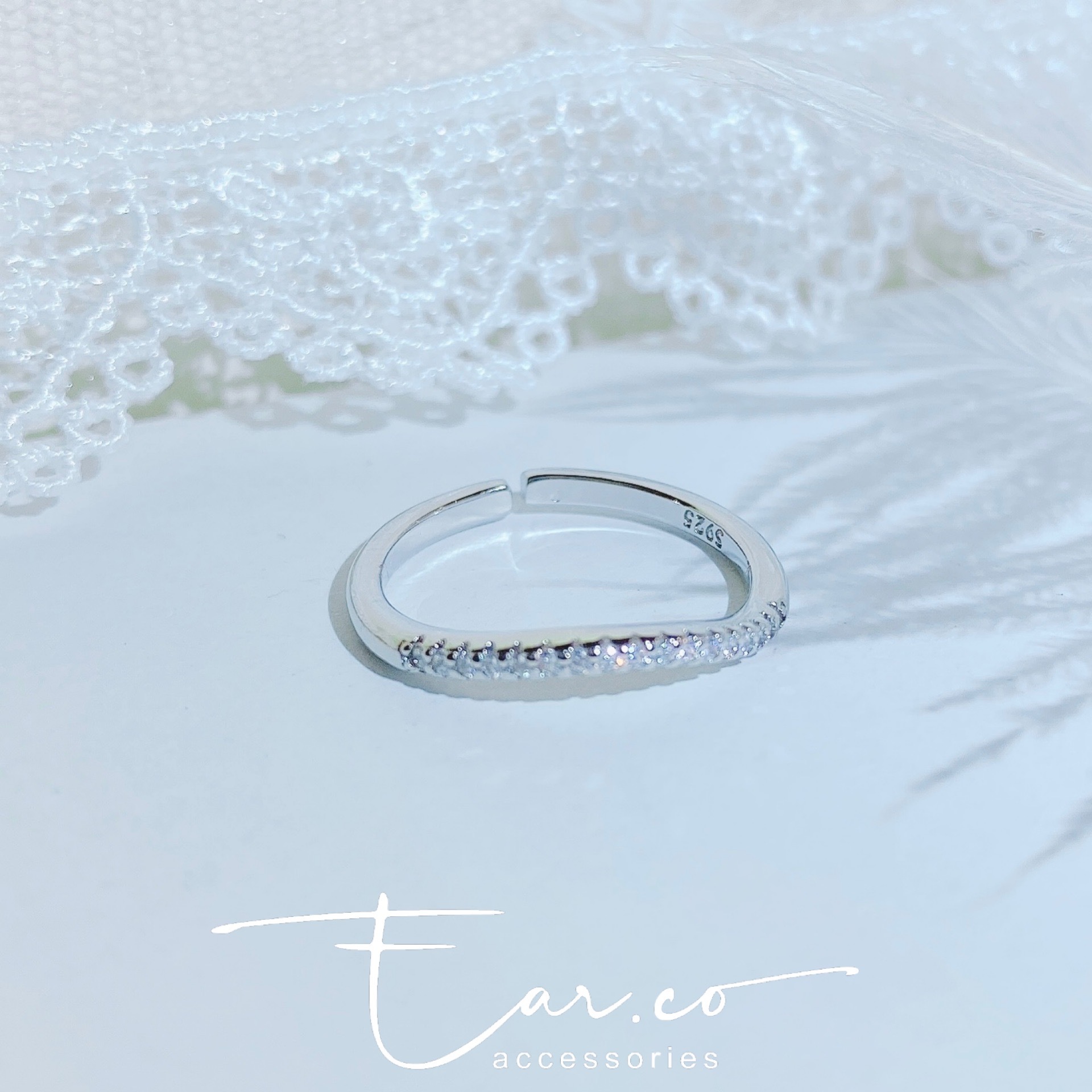 微鑲一排閃石小波浪幼身純銀戒指 #A733