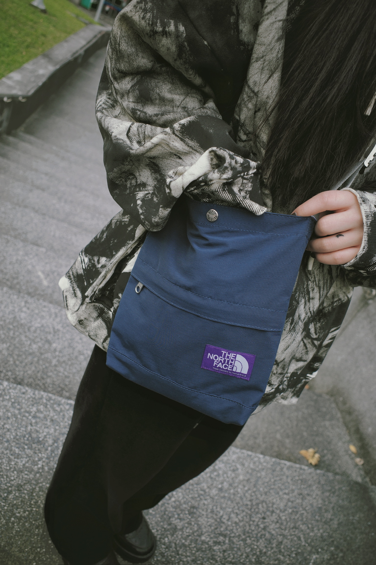 <快速出貨>The north face 紫標肩背包 深藍