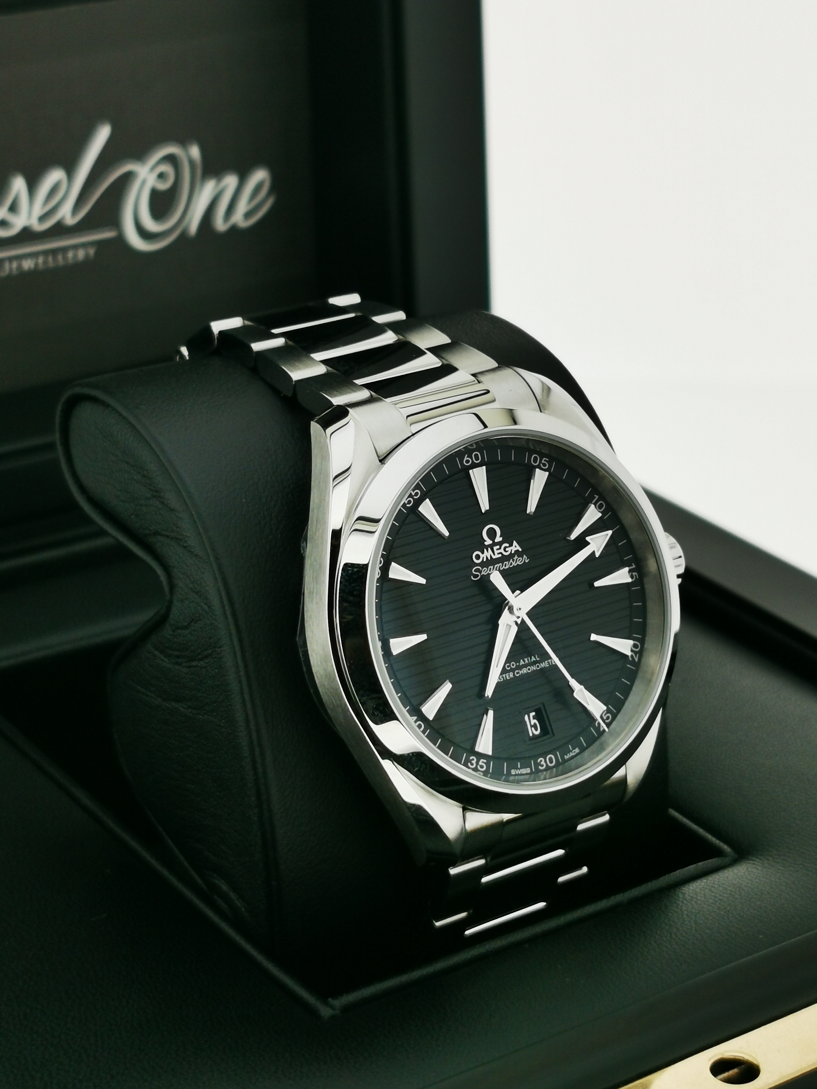 BRAND NEW OMEGA 220.10.41.21.01.001 22010412101001 BLACK DIAL AQUA TERRA 150M CO‑AXIAL MASTER CHRONOMETER 41 MM