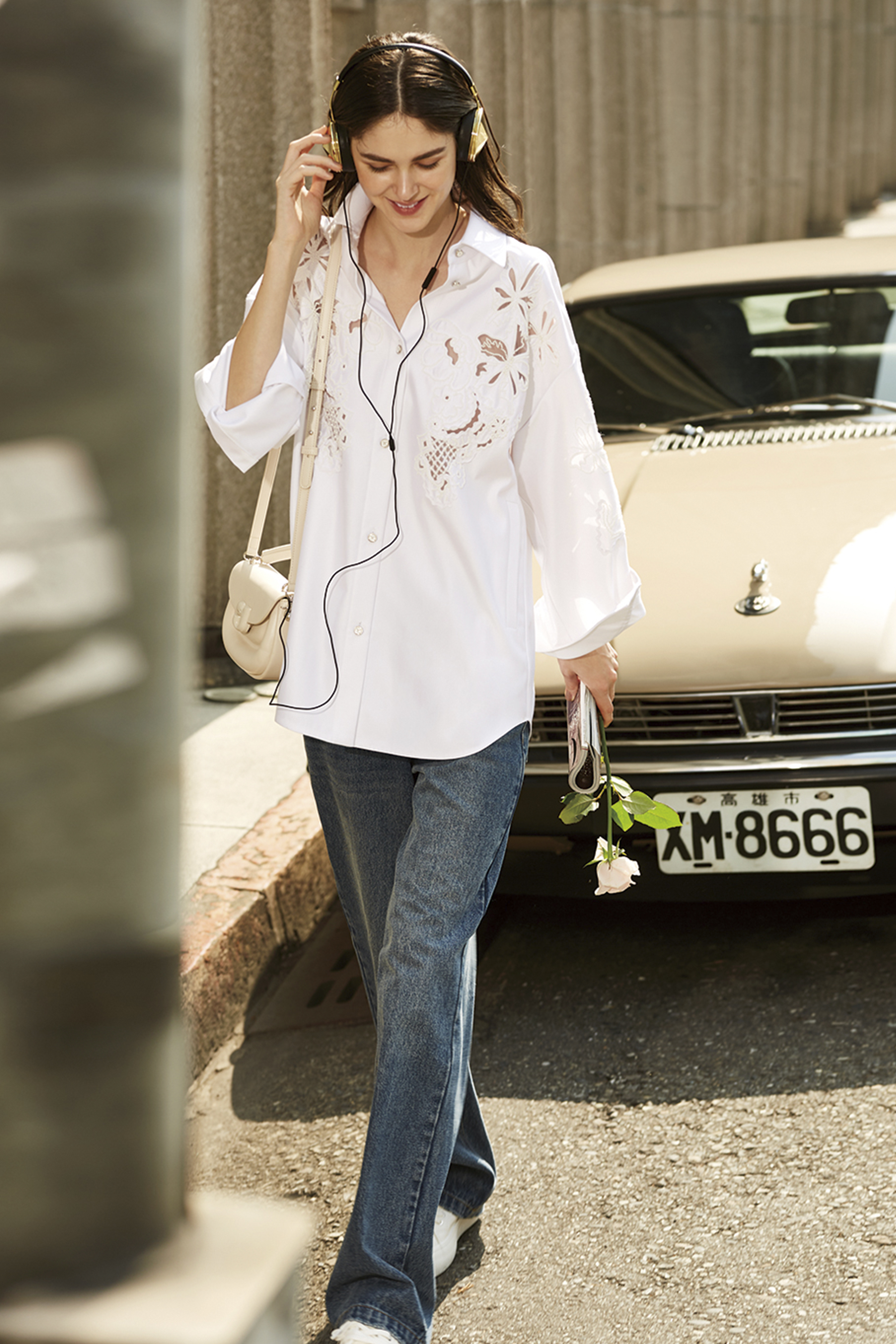 BC15110B1 成熟日常經典高腰直筒丹寧褲