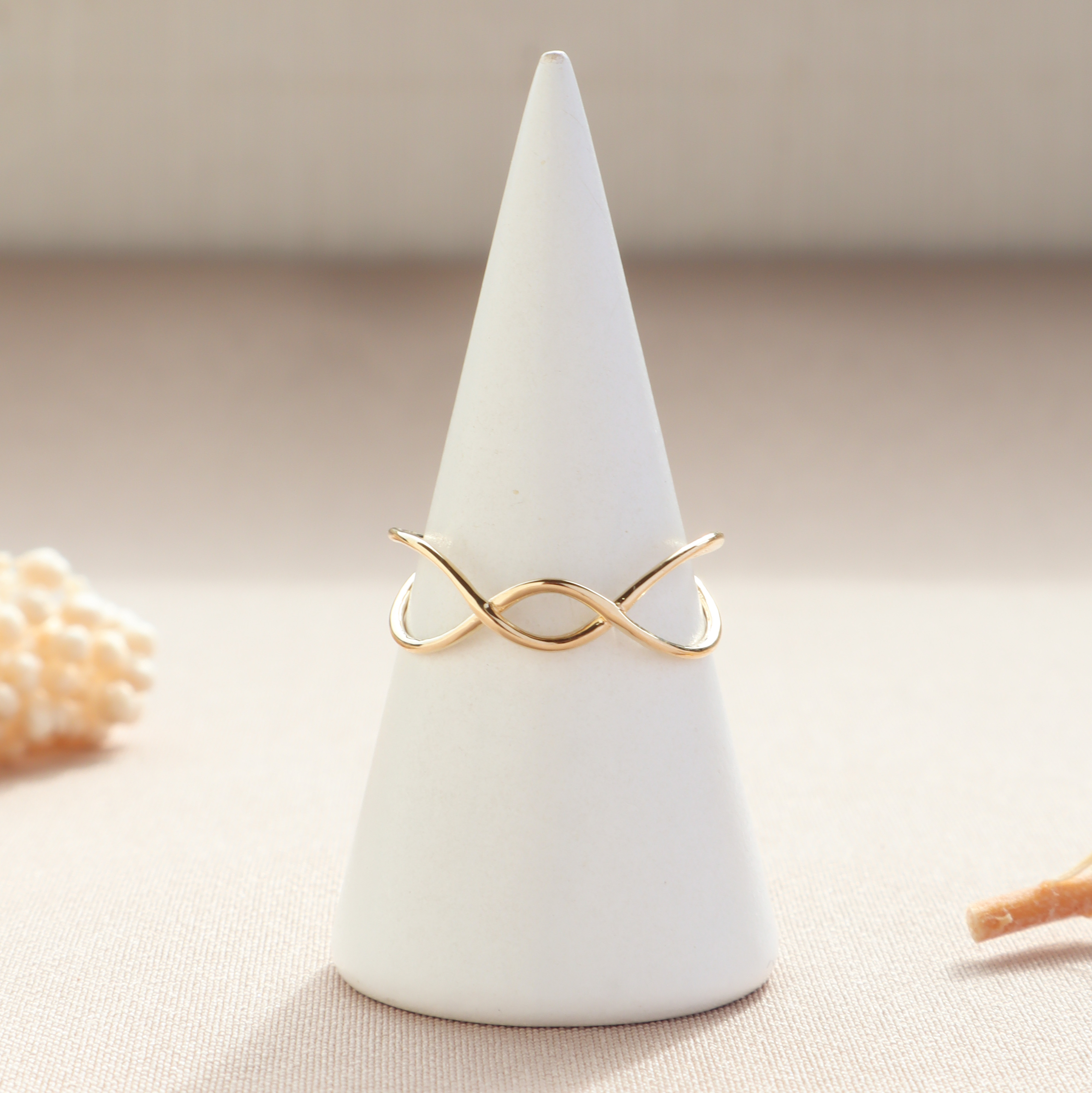 10K/線型流線戒指